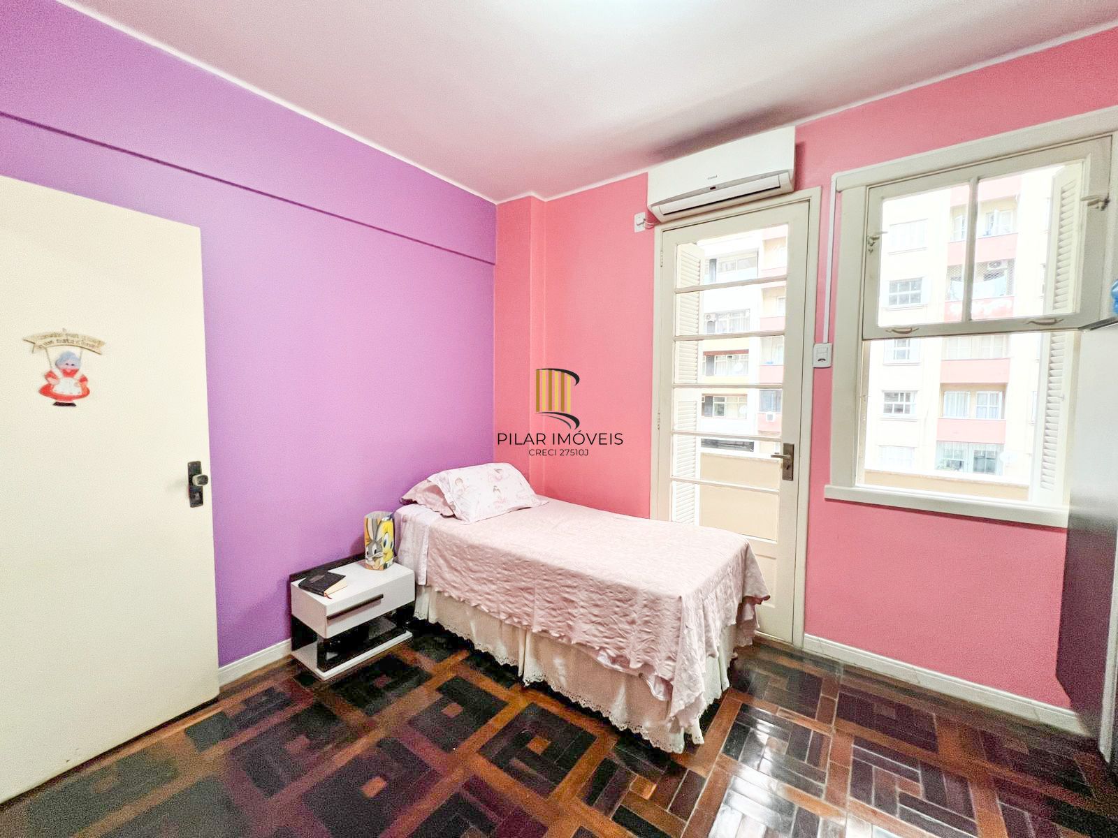 Apartamento 107m² com Suíte e Sacada na Av. Salgado Filho