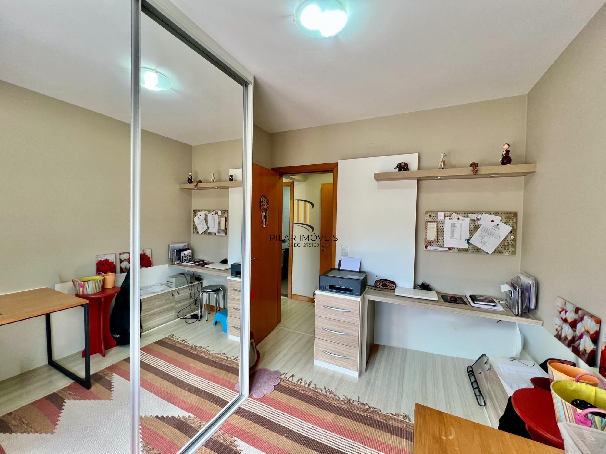 Apartamento 3 Dormitórios com Suíte e 2 Vagas na Tristeza, próximo ao barra shopping