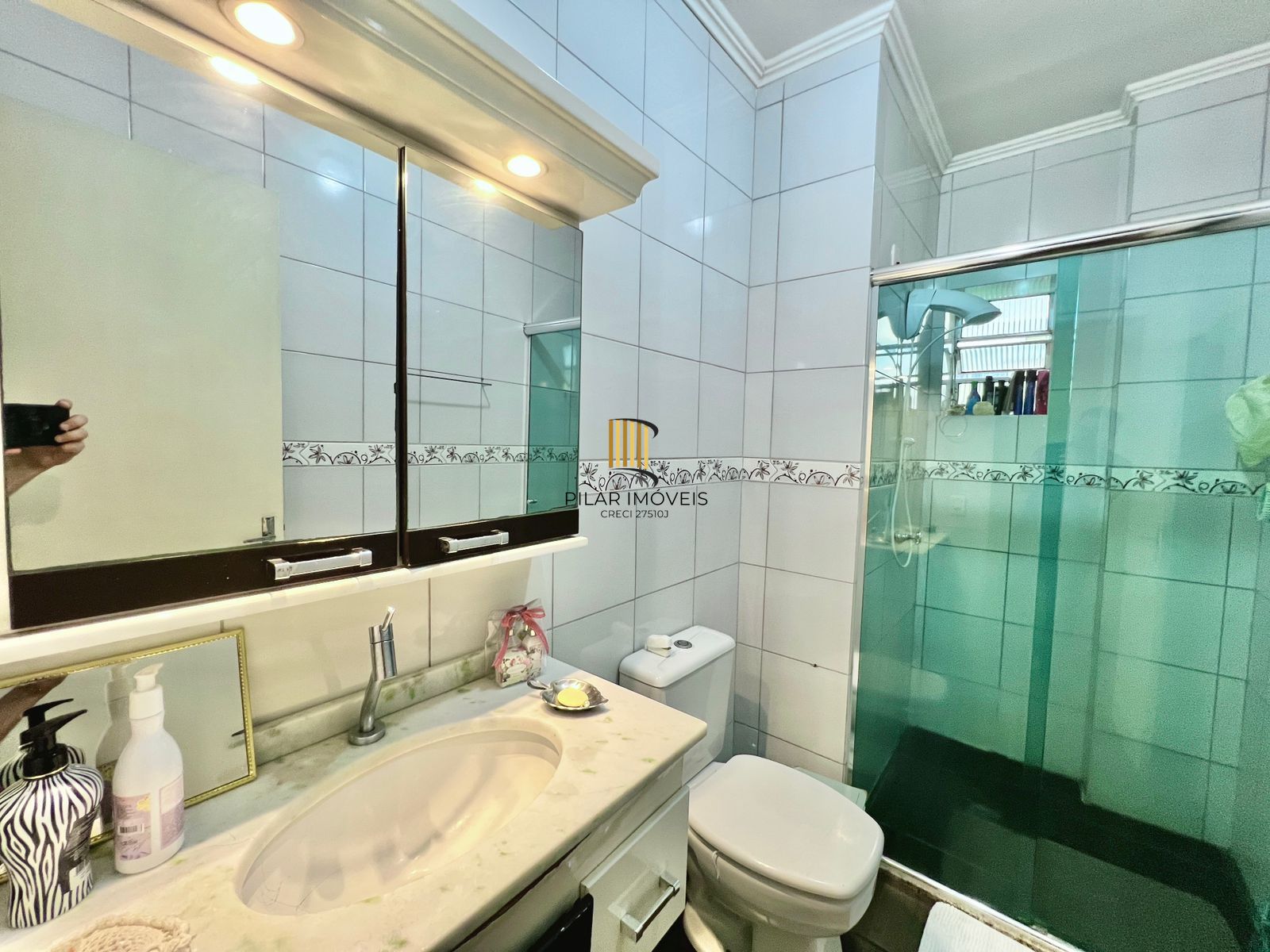 Apartamento 107m² com Suíte e Sacada na Av. Salgado Filho