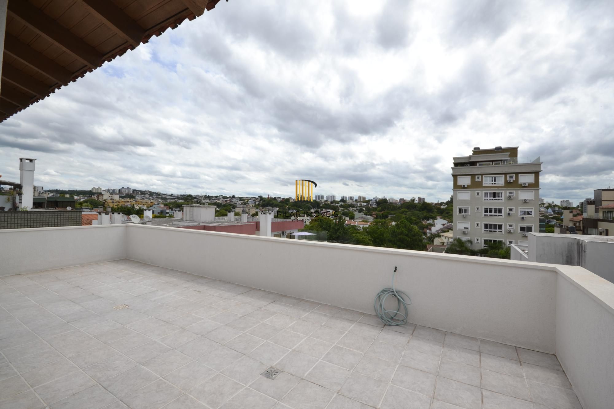 Cobertura Reformada no Jardim Planalto com 3 Vagas e Churrasqueira