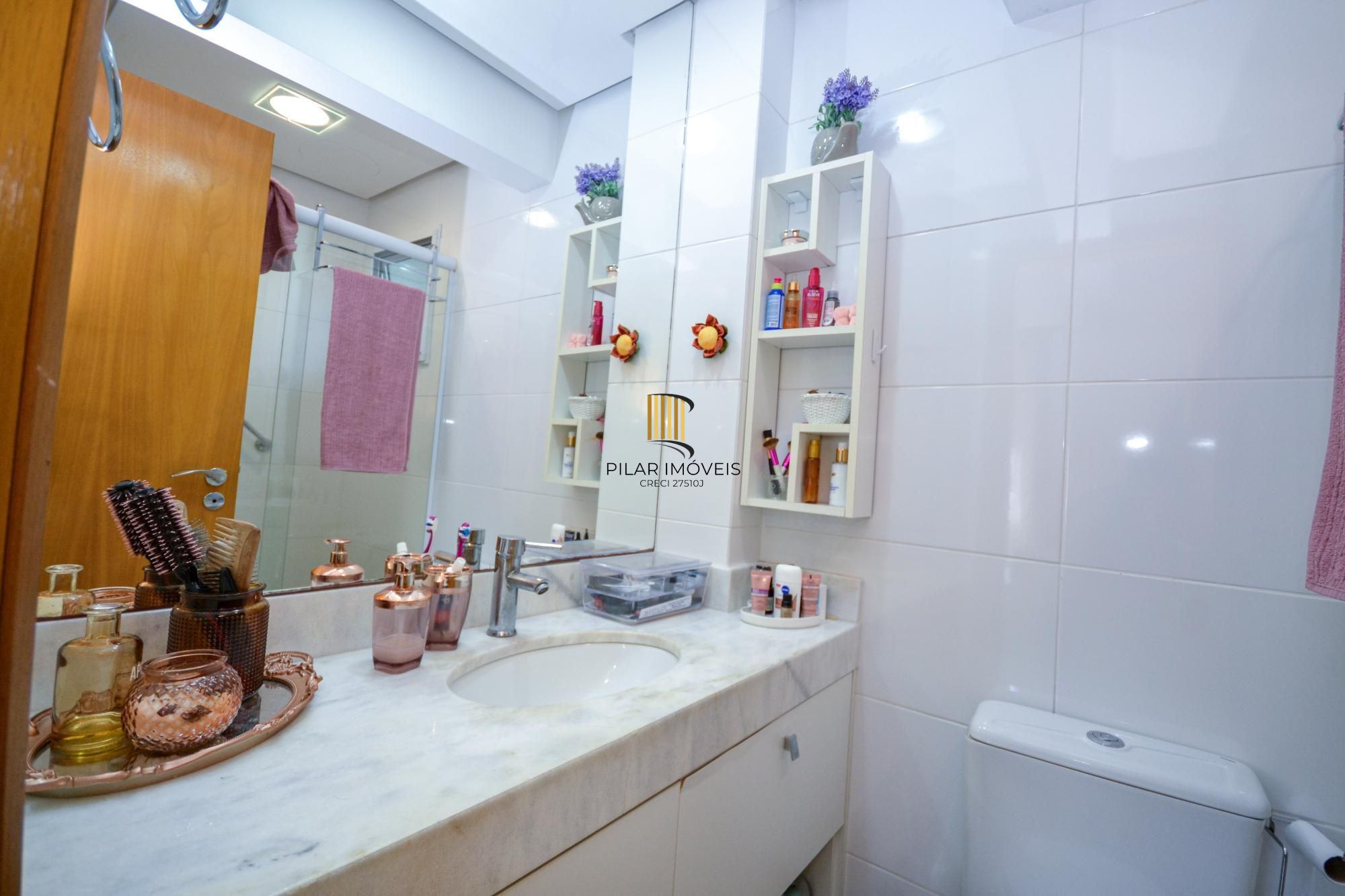 Apartamento 3 Dormitórios com Suíte e 2 Vagas na Tristeza, próximo ao barra shopping