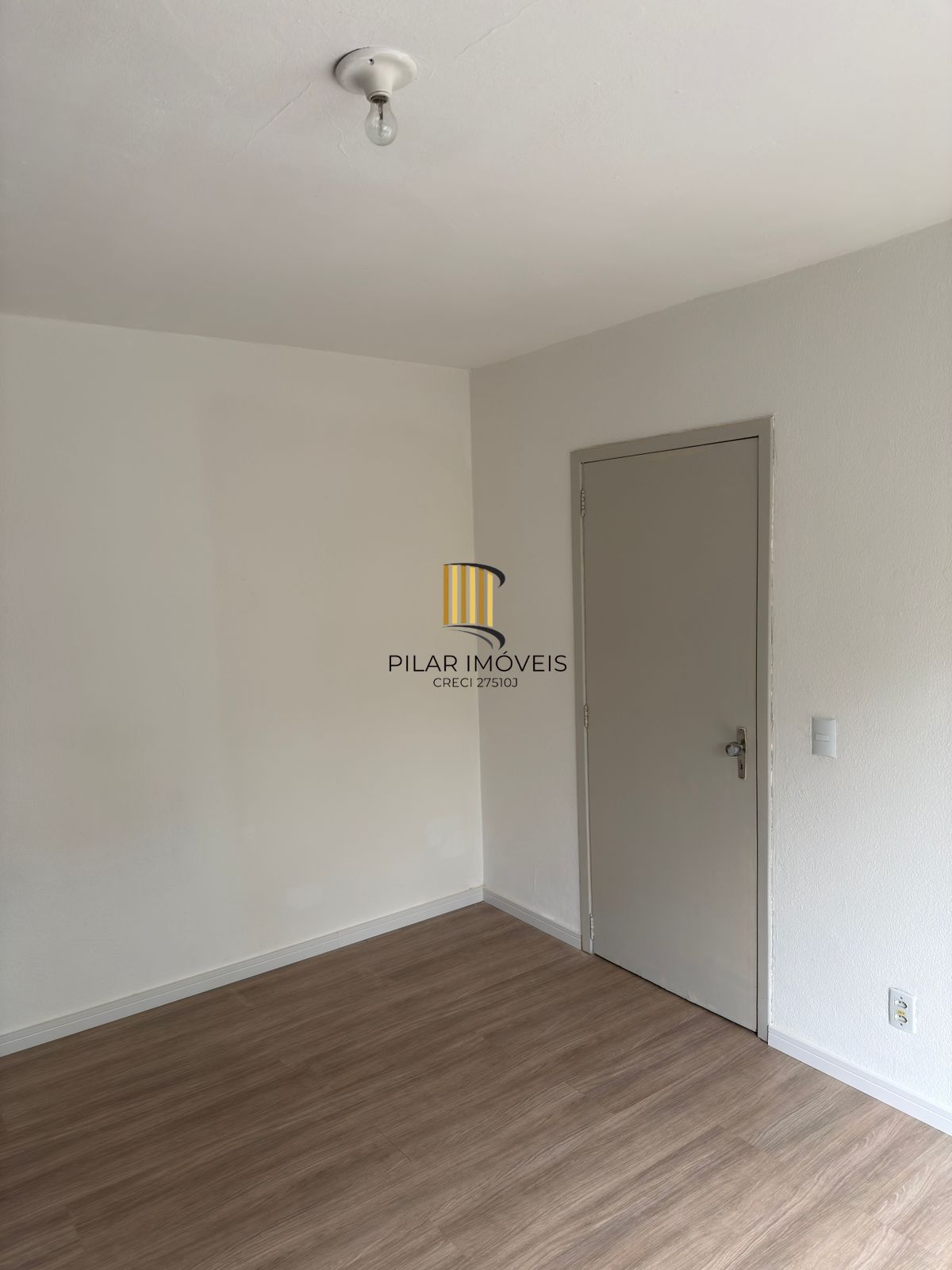 Apartamento 2 dormitórios, 75m², vista livre e vaga coberta