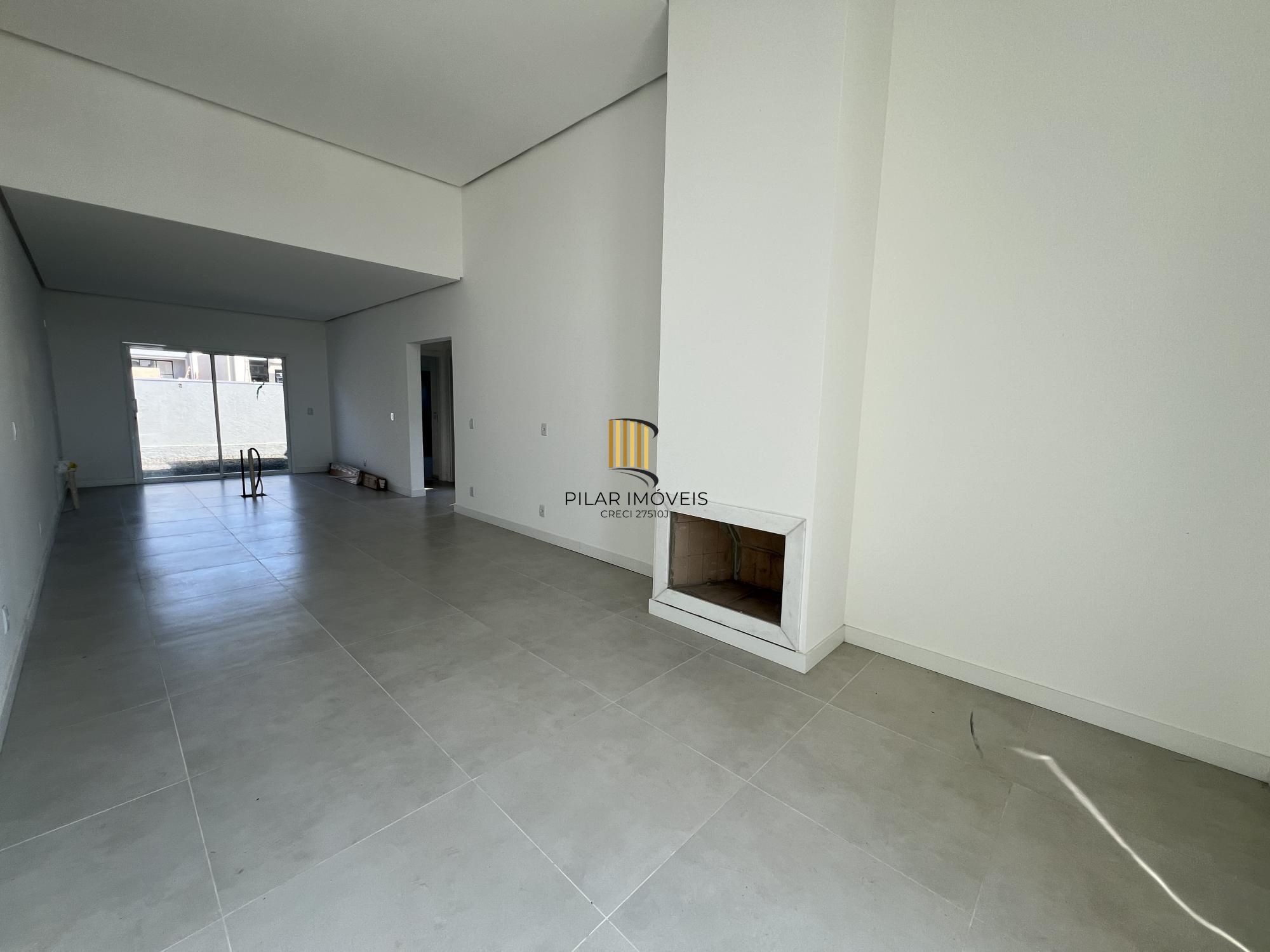 Sobrado 138m², 3 Quartos, Suíte e 3 Vagas em Condomínio Fechado