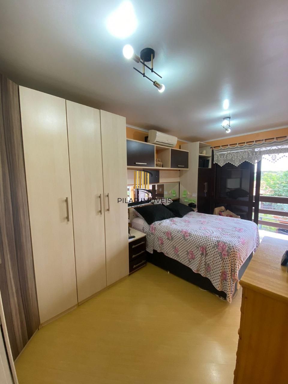 Casa à Venda em Sarandi - 3 Dormitórios, 1 Suíte, 2 vagas