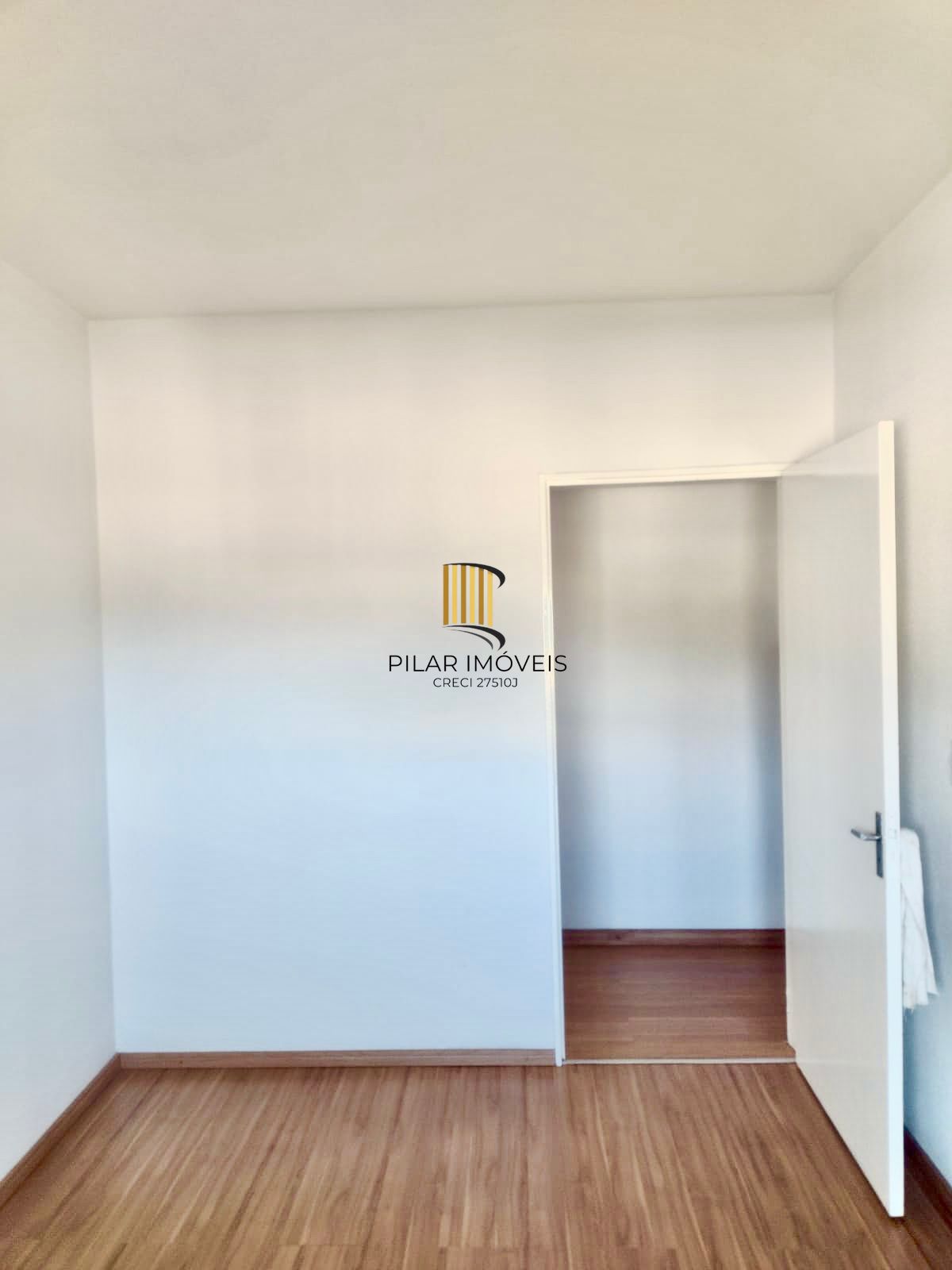 Oportunidade em Porto Alegre: Apartamento com 2 Dormitórios, 1 Vaga no J Sabará
