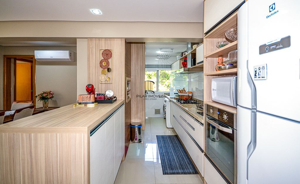 Apartamento 3 Dormitórios com Suíte e 2 Vagas na Tristeza, próximo ao barra shopping