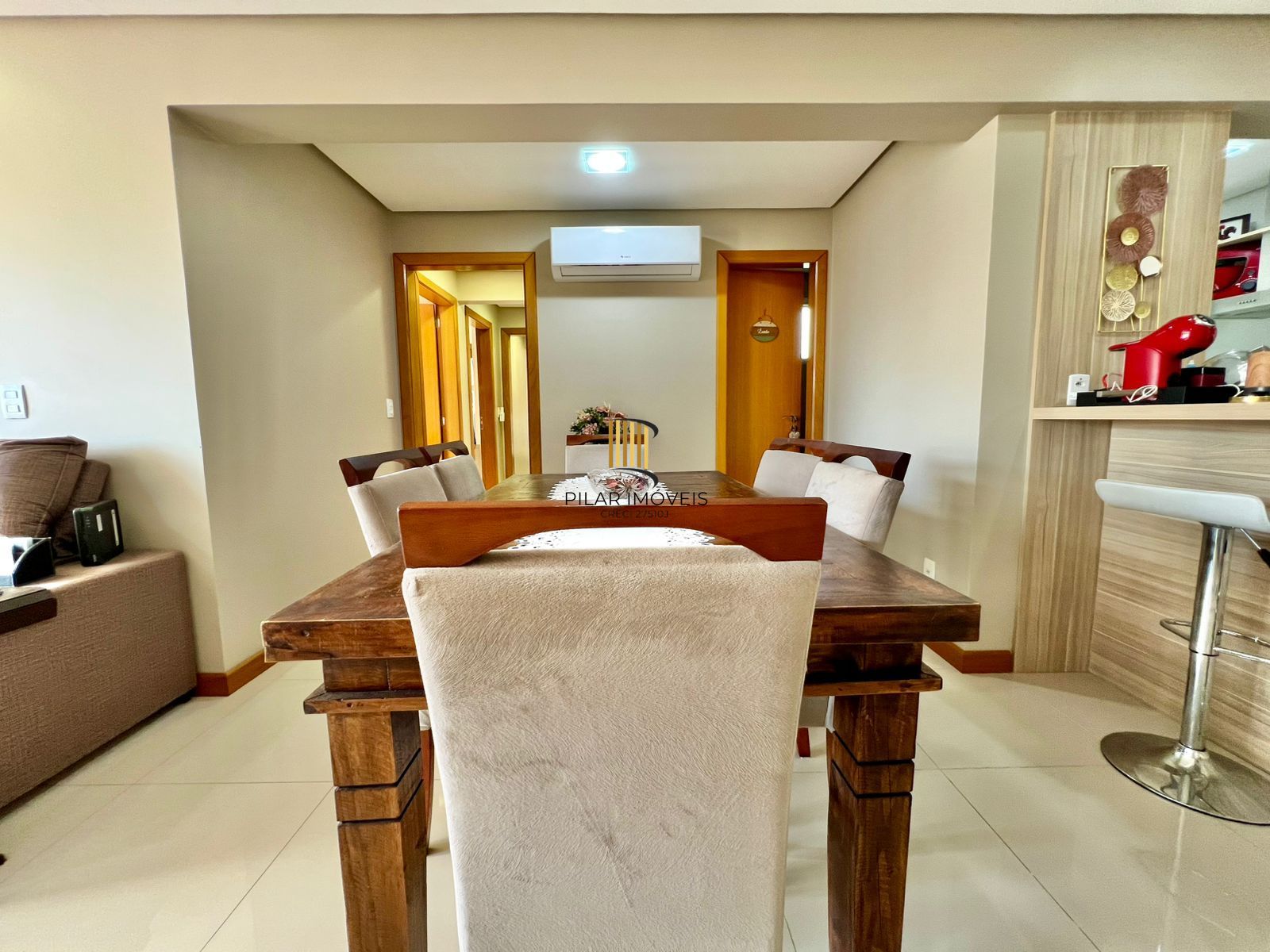 Apartamento 3 Dormitórios com Suíte e 2 Vagas na Tristeza, próximo ao barra shopping