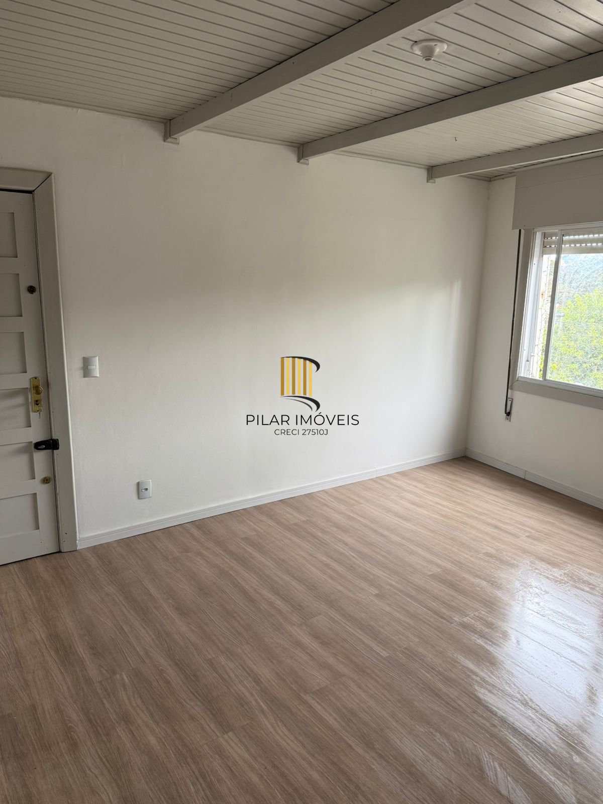 Apartamento 2 dormitórios, 75m², vista livre e vaga coberta