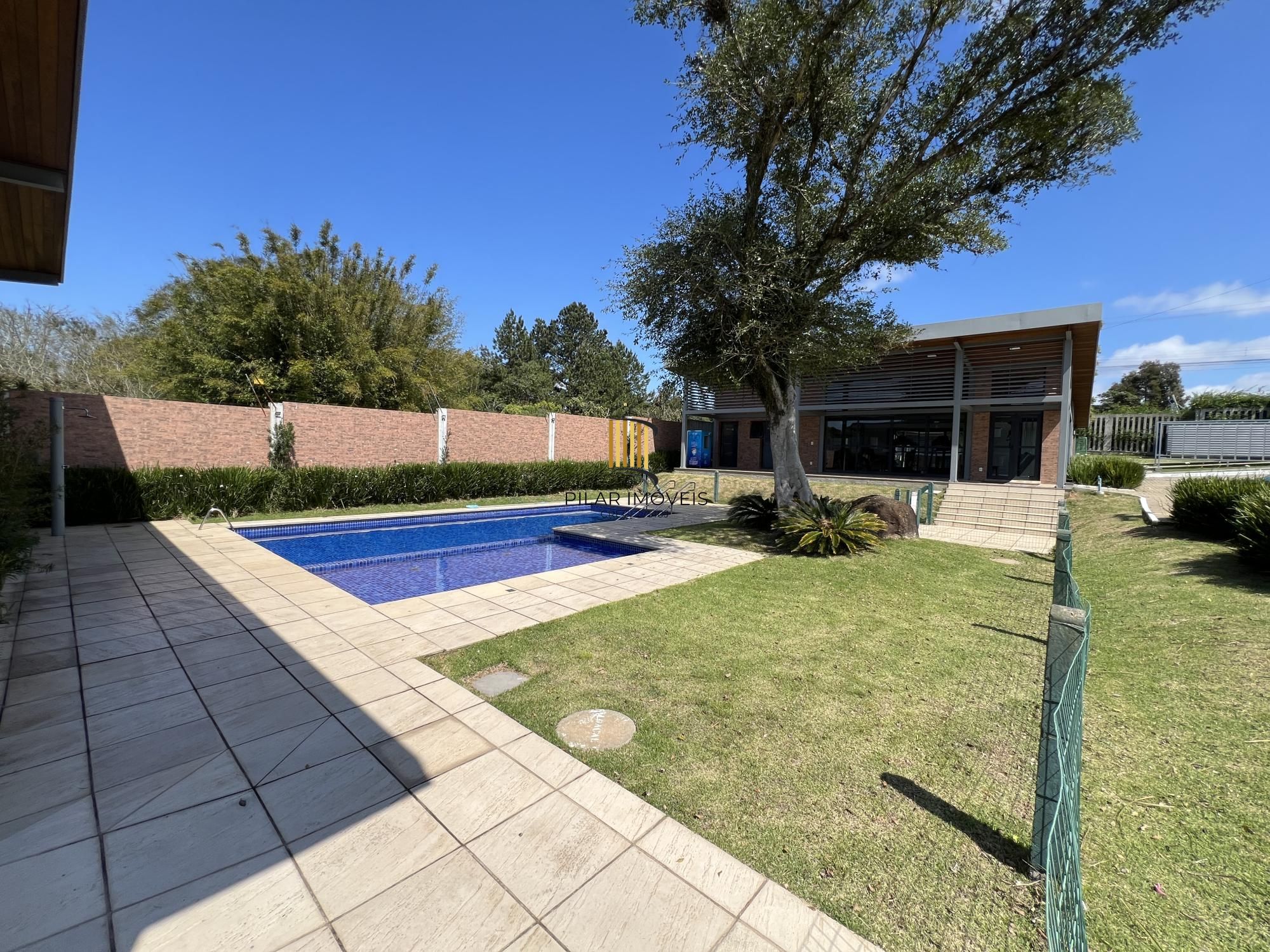 Sobrado 138m², 3 Quartos, Suíte e 3 Vagas em Condomínio Fechado
