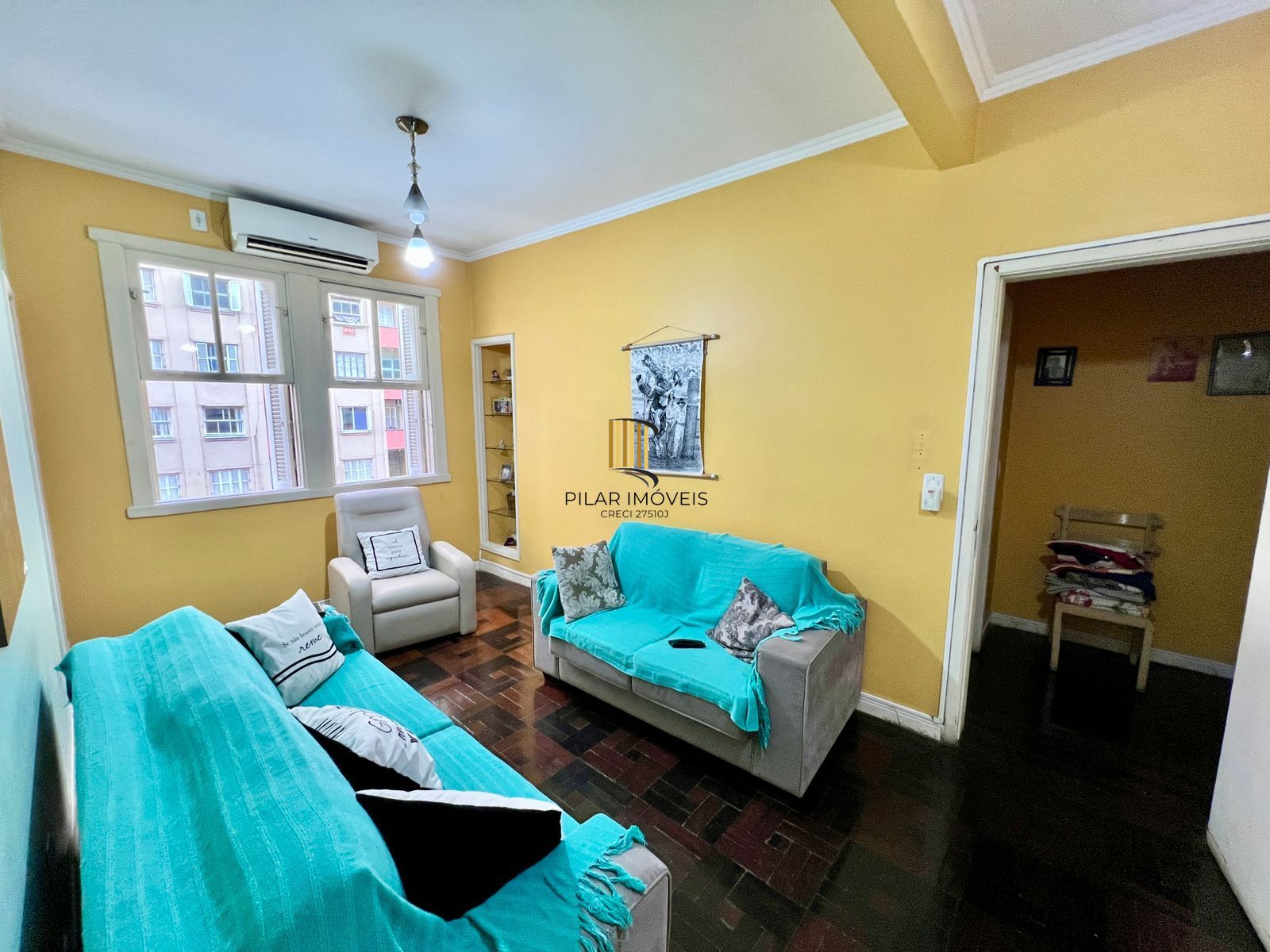 Apartamento 107m² com Suíte e Sacada na Av. Salgado Filho