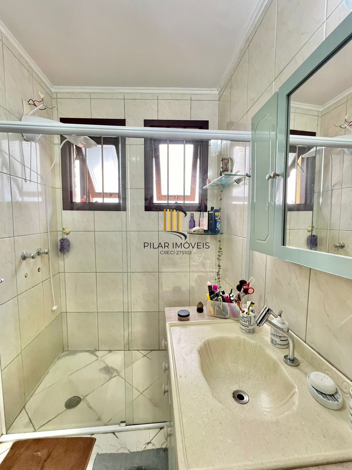 Casa à Venda em Sarandi - 3 Dormitórios, 1 Suíte, 2 vagas