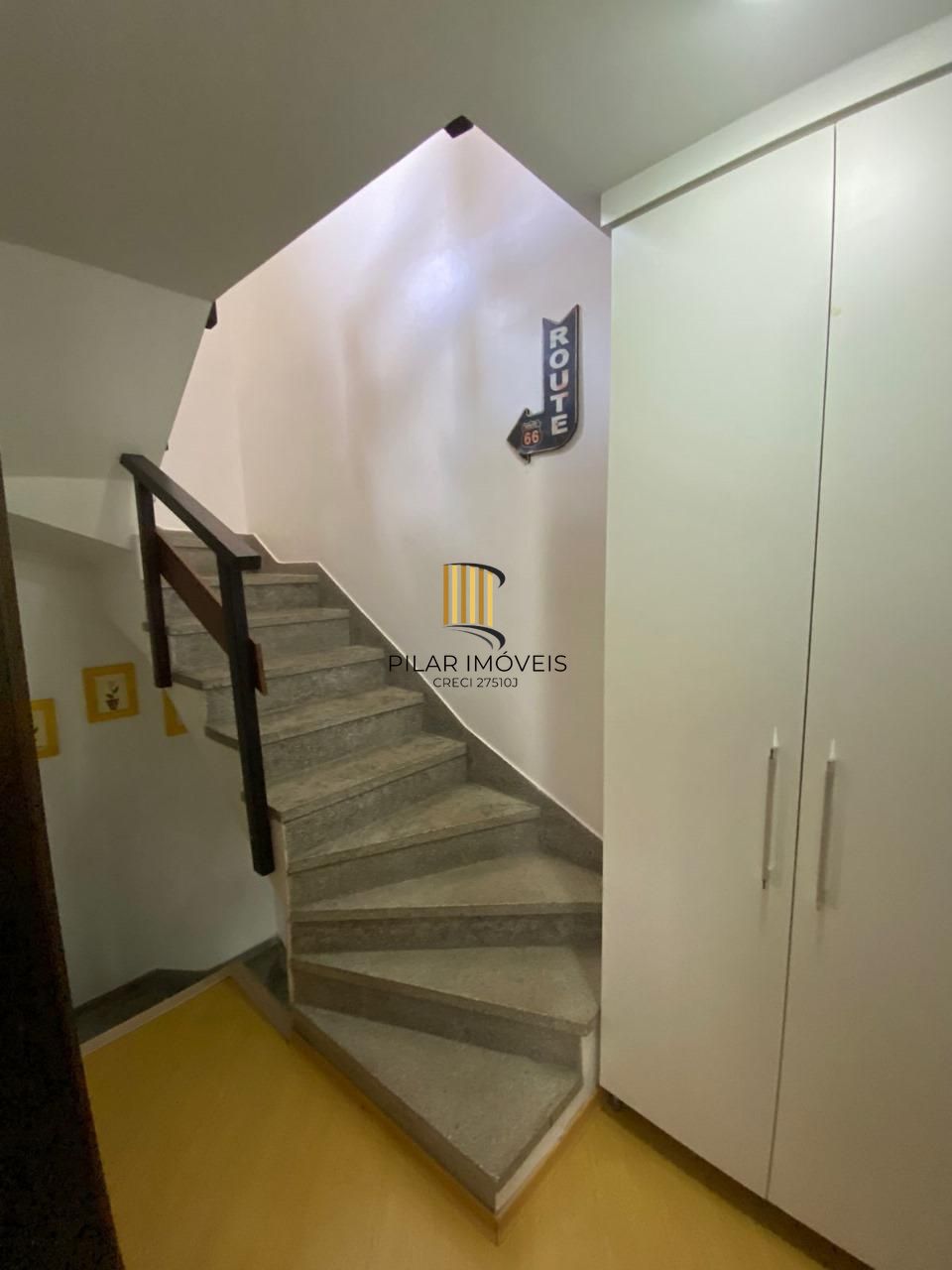 Casa à Venda em Sarandi - 3 Dormitórios, 1 Suíte, 2 vagas