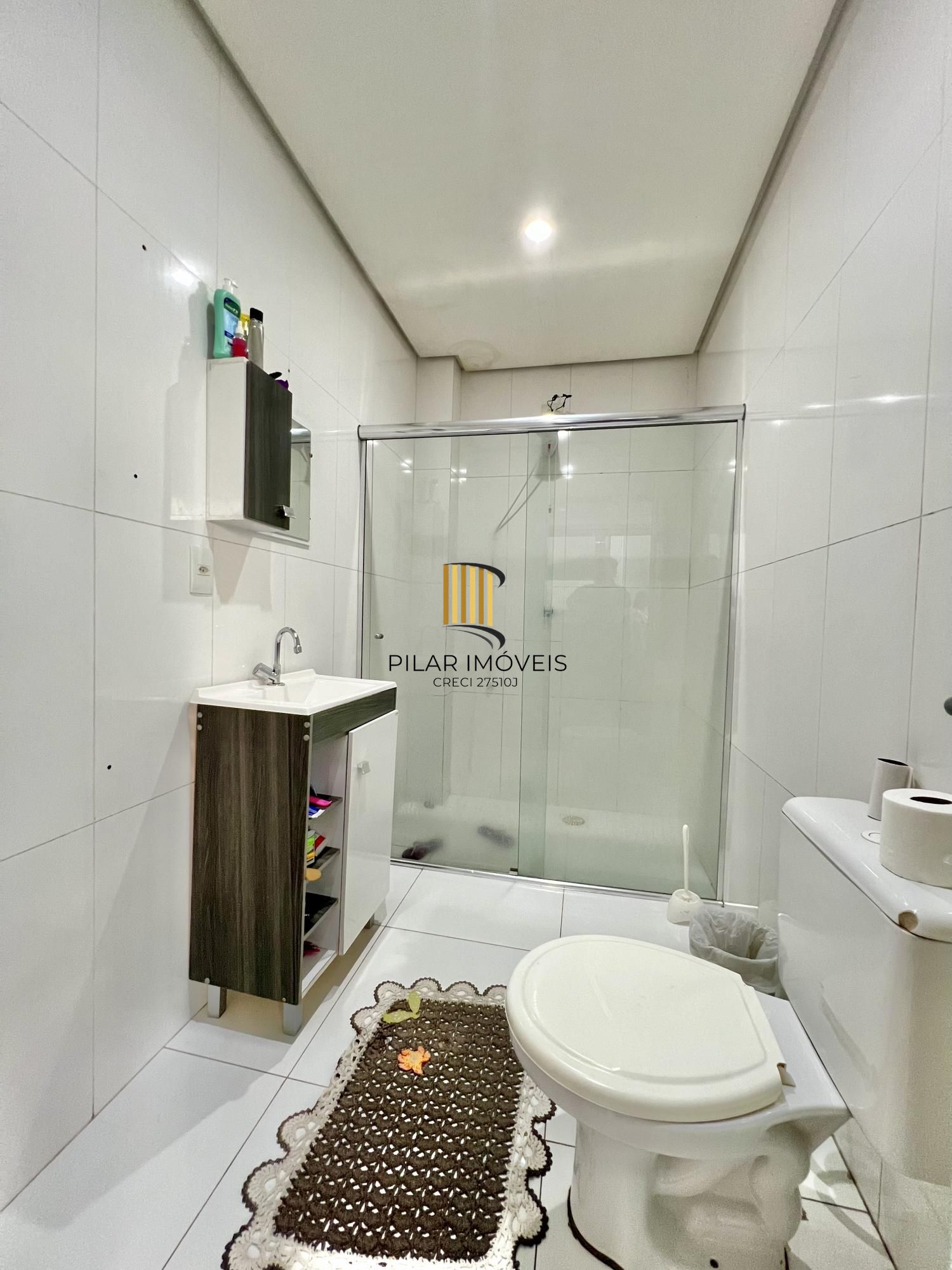 Casa 3 dormitórios com 2 vagas condomínio fechado e lazer completo
