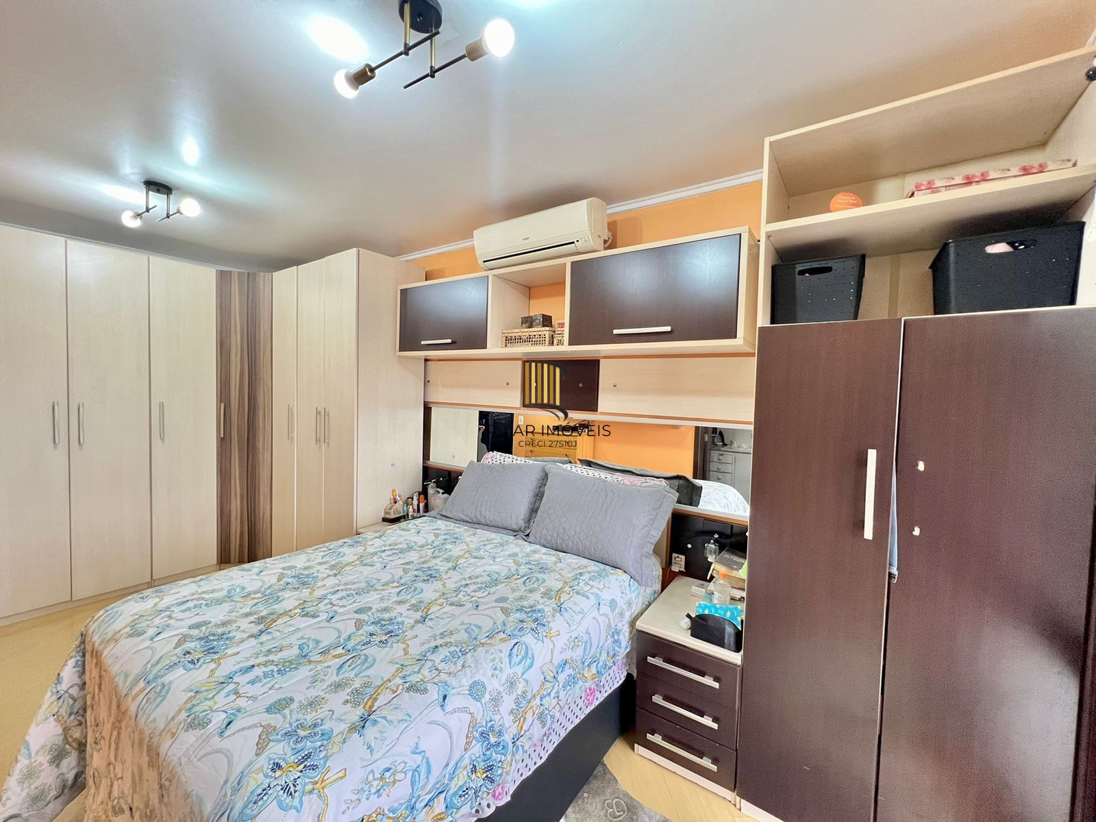 Casa à Venda em Sarandi - 3 Dormitórios, 1 Suíte, 2 vagas