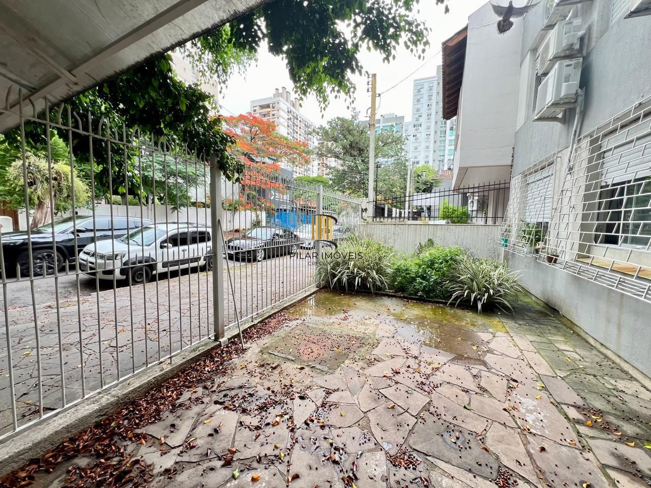 Apartamento térreo 3 quartos, a 500m do Iguatemi – Baixo condomínio!
