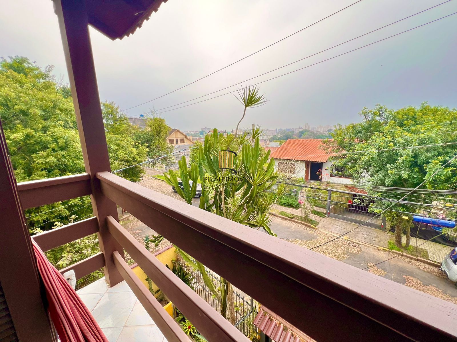 Casa à Venda em Sarandi - 3 Dormitórios, 1 Suíte, 2 vagas