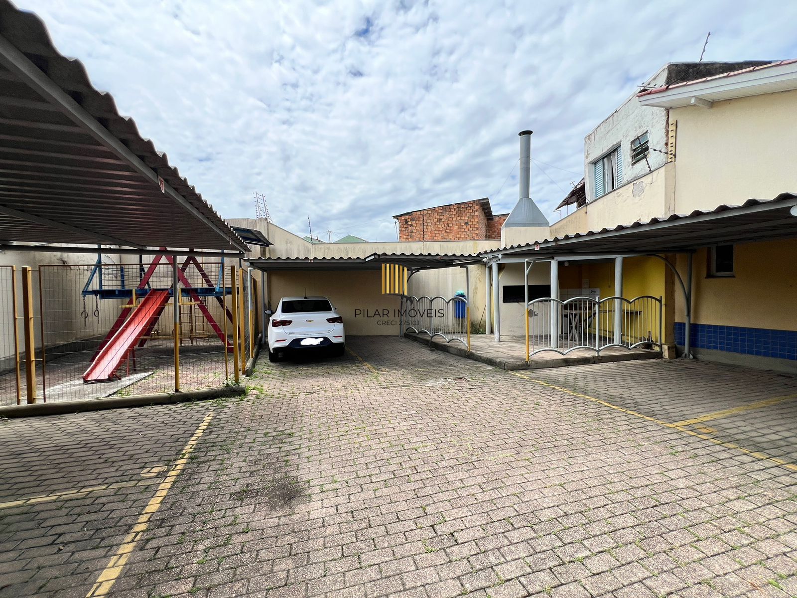 Apartamento 2 quartos com vaga escriturada Av. Cavalhada