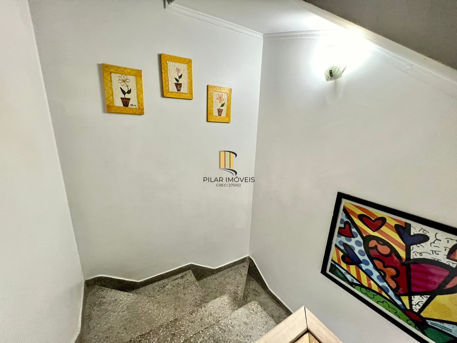 Casa à Venda em Sarandi - 3 Dormitórios, 1 Suíte, 2 vagas