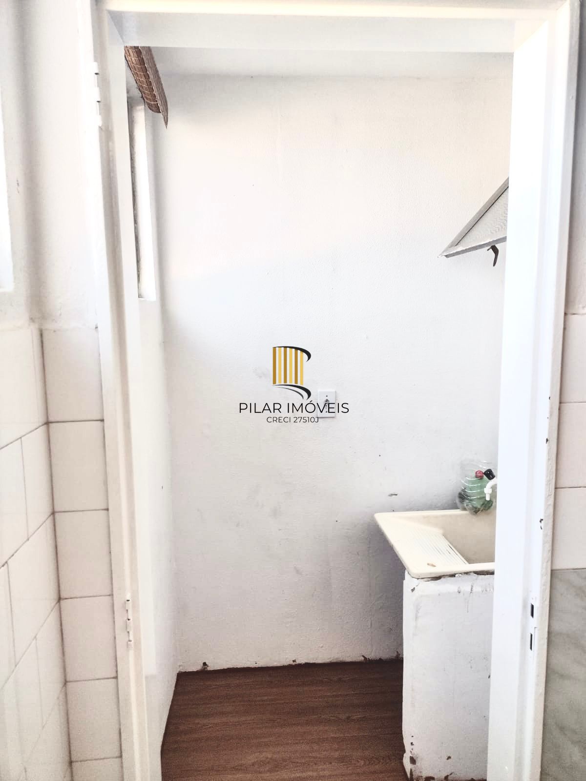 Oportunidade em Porto Alegre: Apartamento com 2 Dormitórios, 1 Vaga no J Sabará