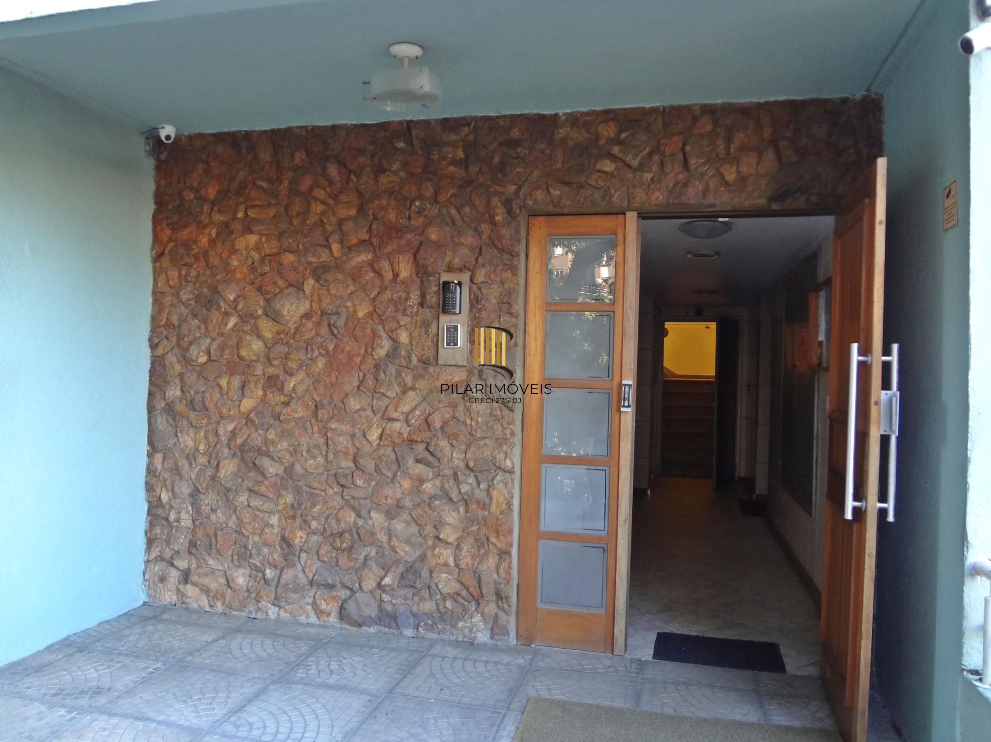 Oportunidade em Porto Alegre: Apartamento com 2 Dormitórios, 1 Vaga no J Sabará