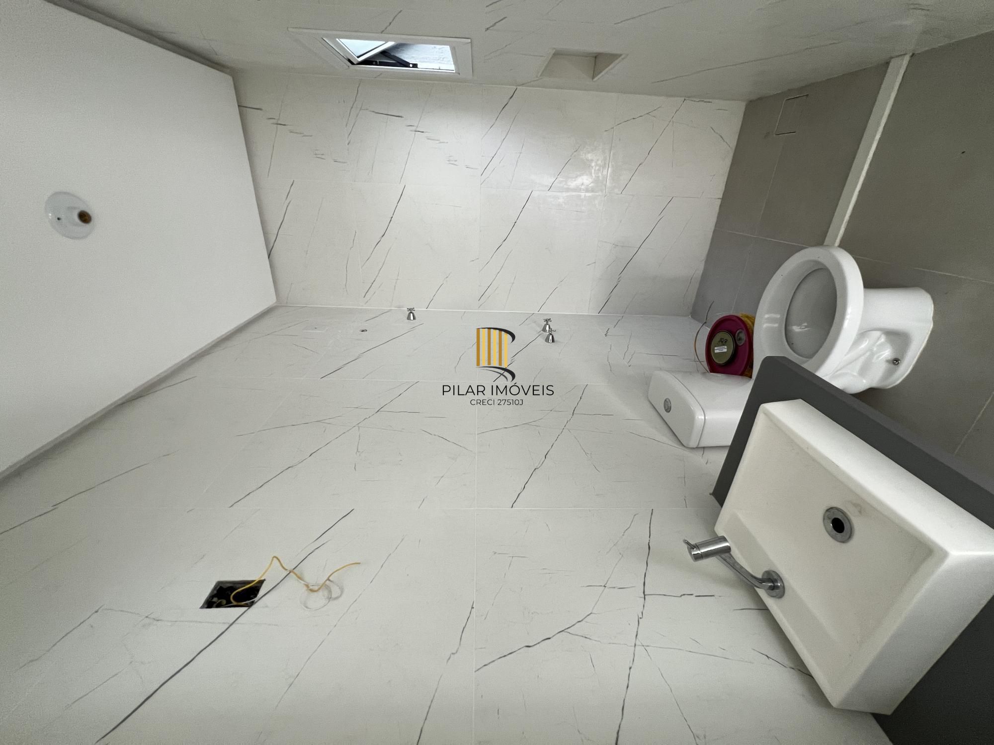 Sobrado 138m², 3 Quartos, Suíte e 3 Vagas em Condomínio Fechado