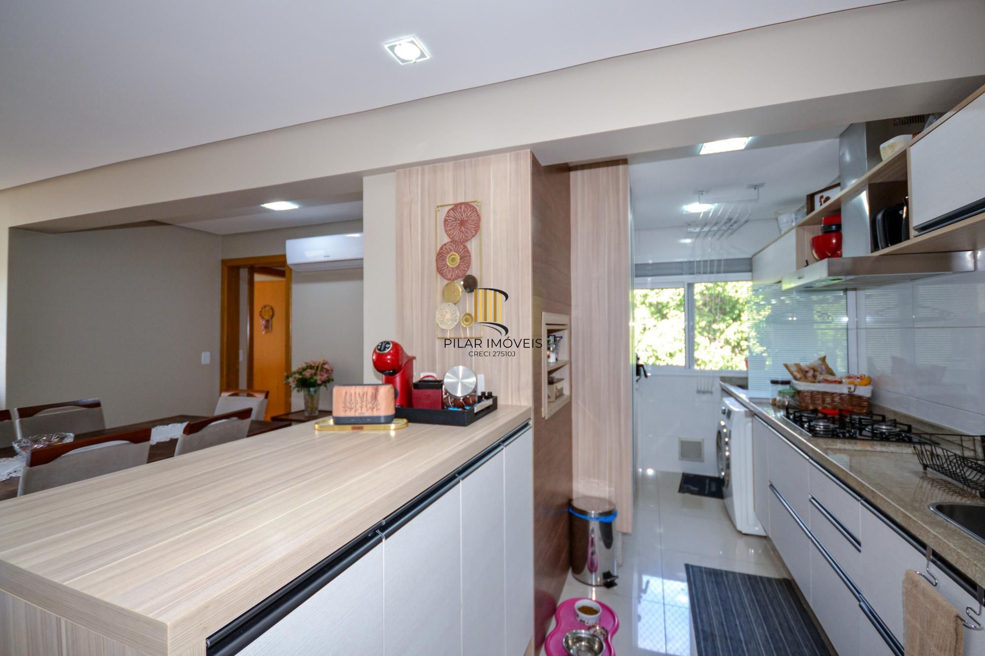 Apartamento 3 Dormitórios com Suíte e 2 Vagas na Tristeza, próximo ao barra shopping