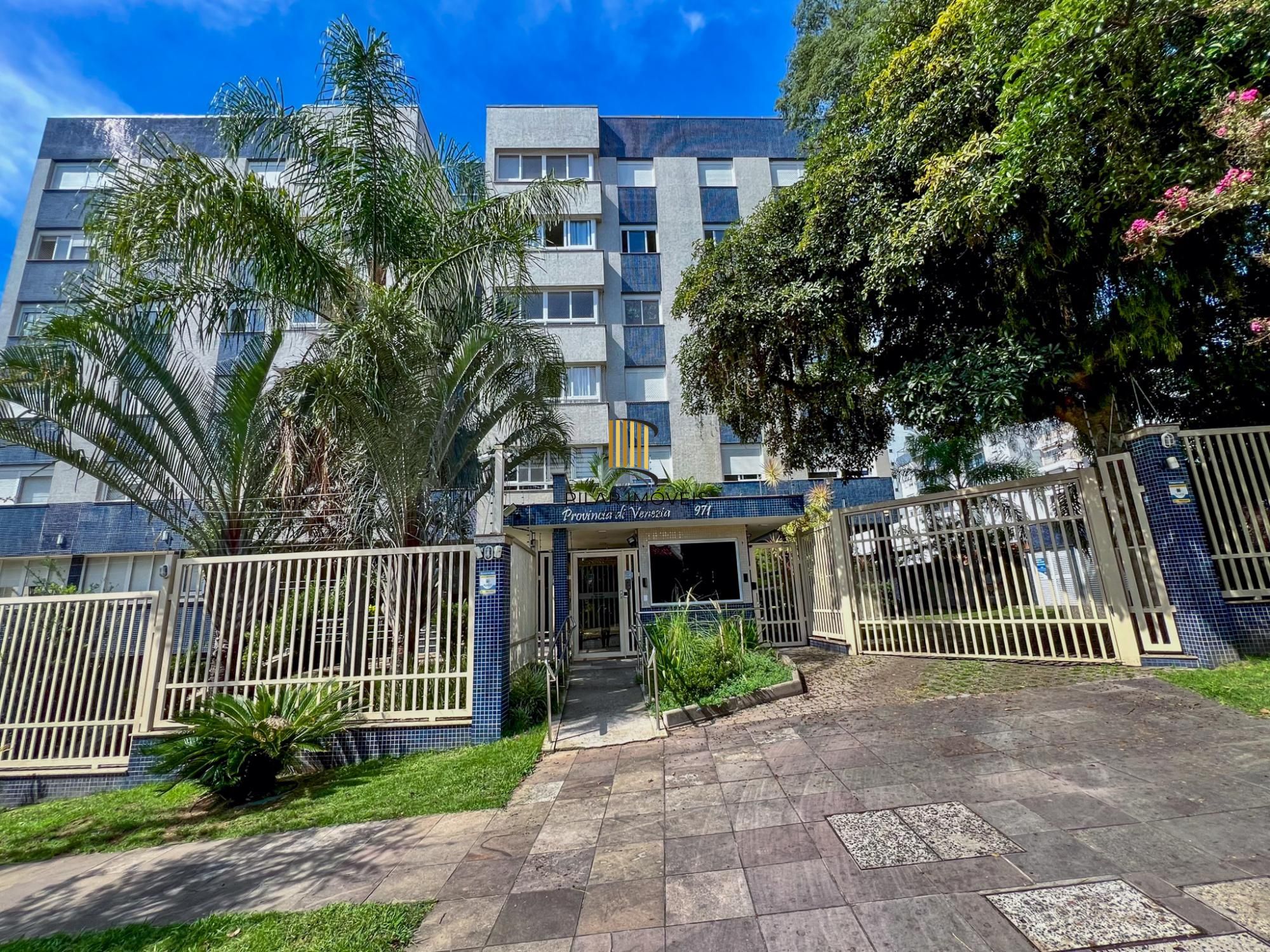 Apartamento 3 Dormitórios com Suíte e 2 Vagas na Tristeza, próximo ao barra shopping