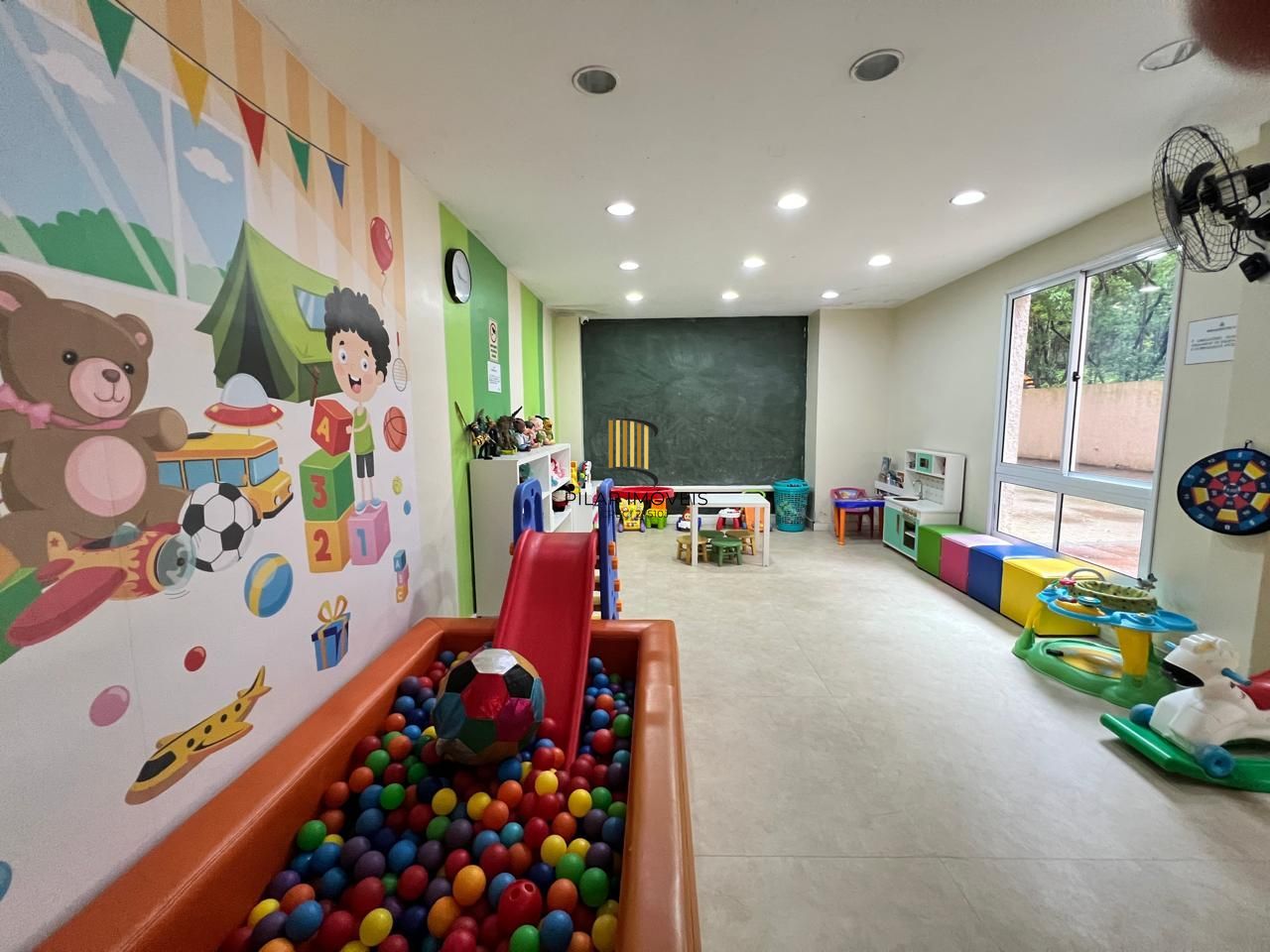 Apartamento 3 dormitórios, suíte e vista linda – Canto dos Pássaros, POA