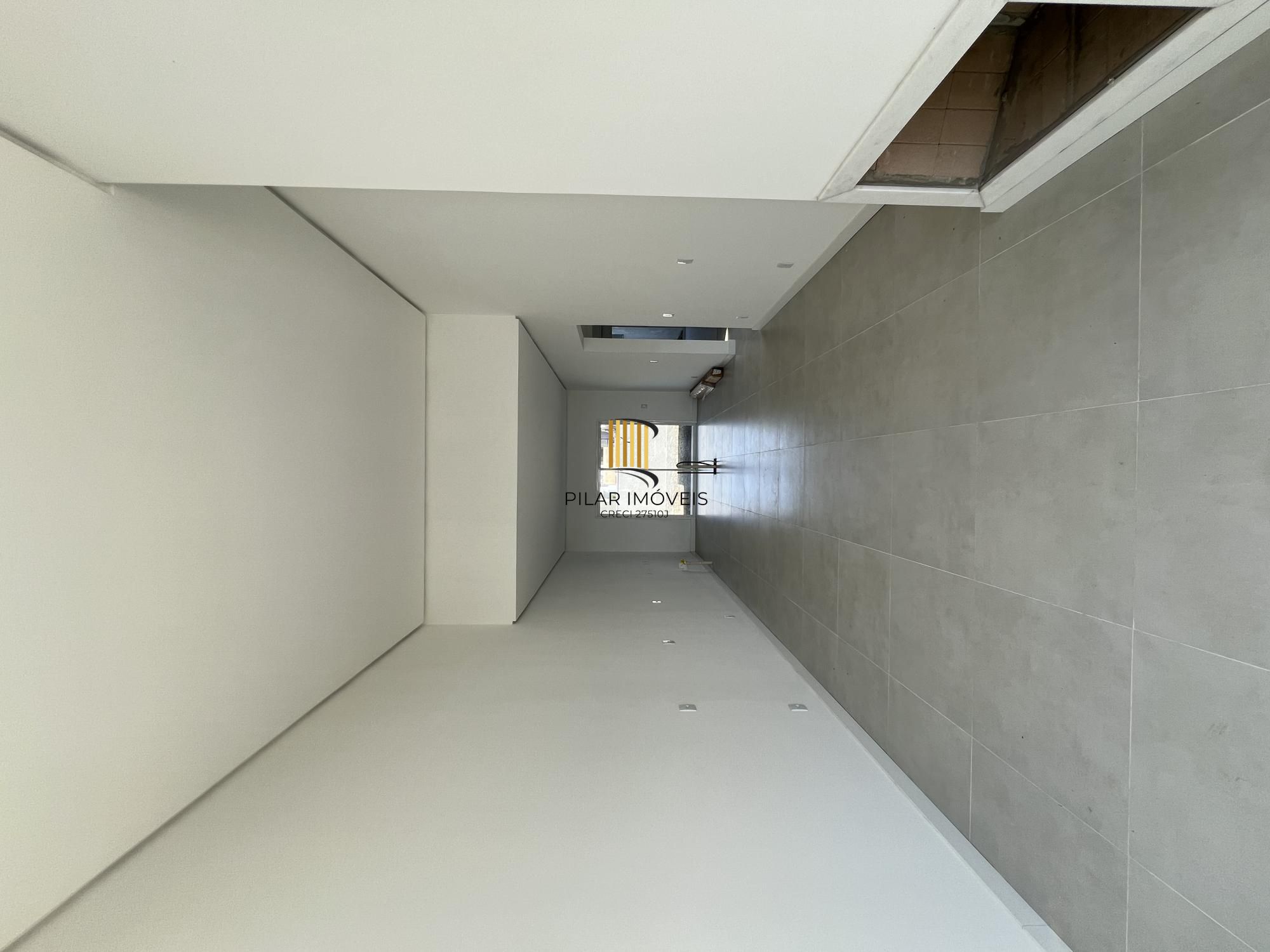 Sobrado 138m², 3 Quartos, Suíte e 3 Vagas em Condomínio Fechado