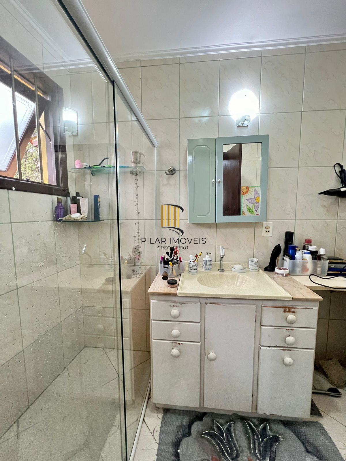 Casa à Venda em Sarandi - 3 Dormitórios, 1 Suíte, 2 vagas