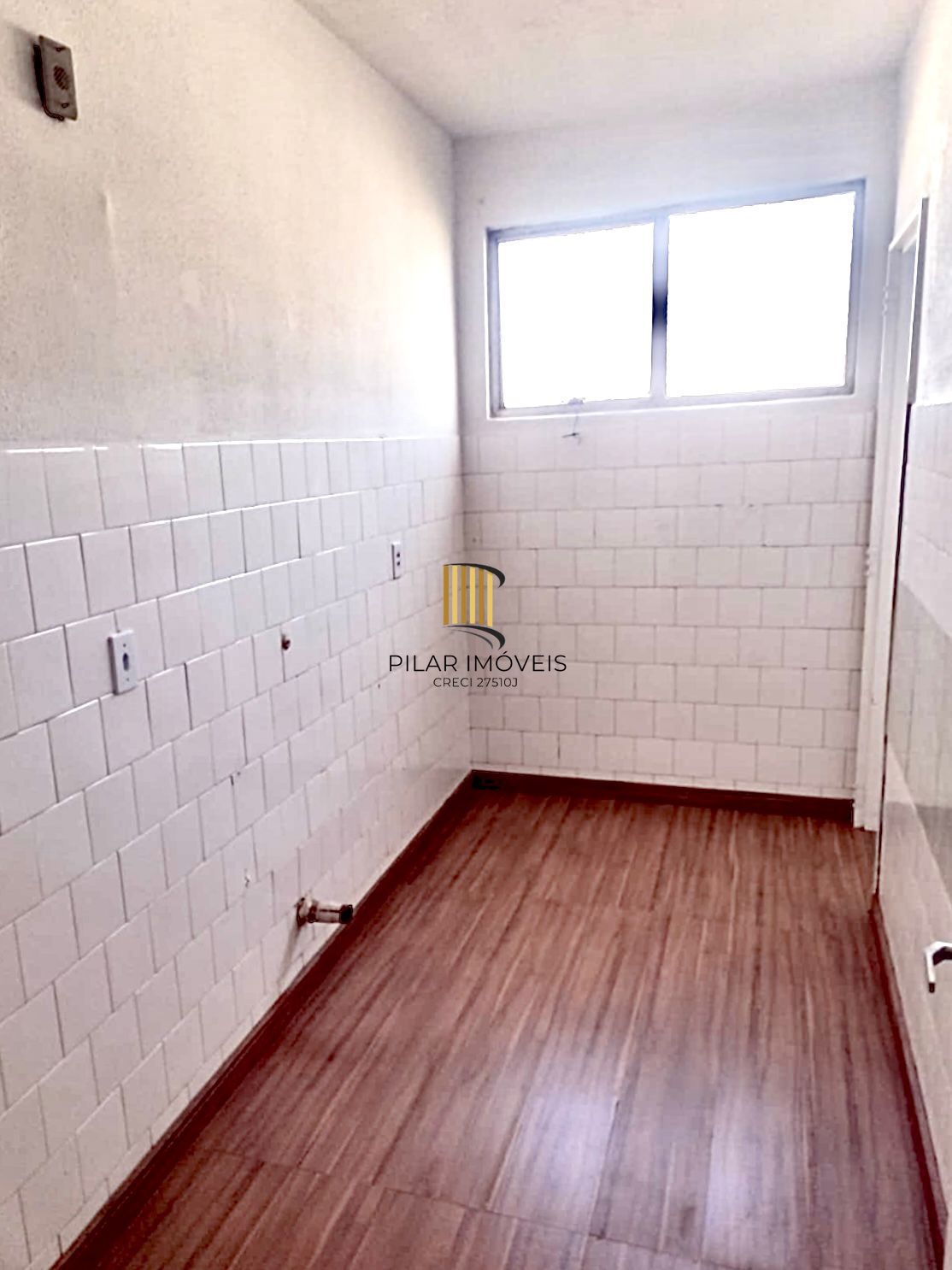 Oportunidade em Porto Alegre: Apartamento com 2 Dormitórios, 1 Vaga no J Sabará