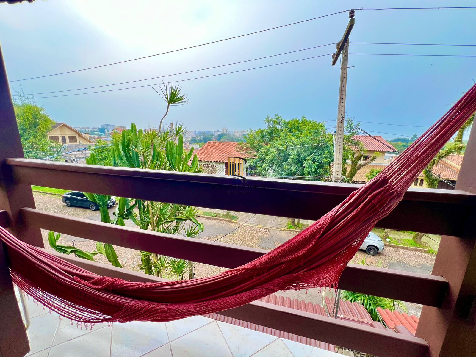 Casa à Venda em Sarandi - 3 Dormitórios, 1 Suíte, 2 vagas