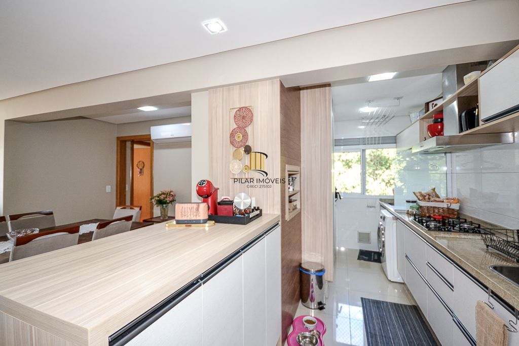 Apartamento 3 Dormitórios com Suíte e 2 Vagas na Tristeza, próximo ao barra shopping