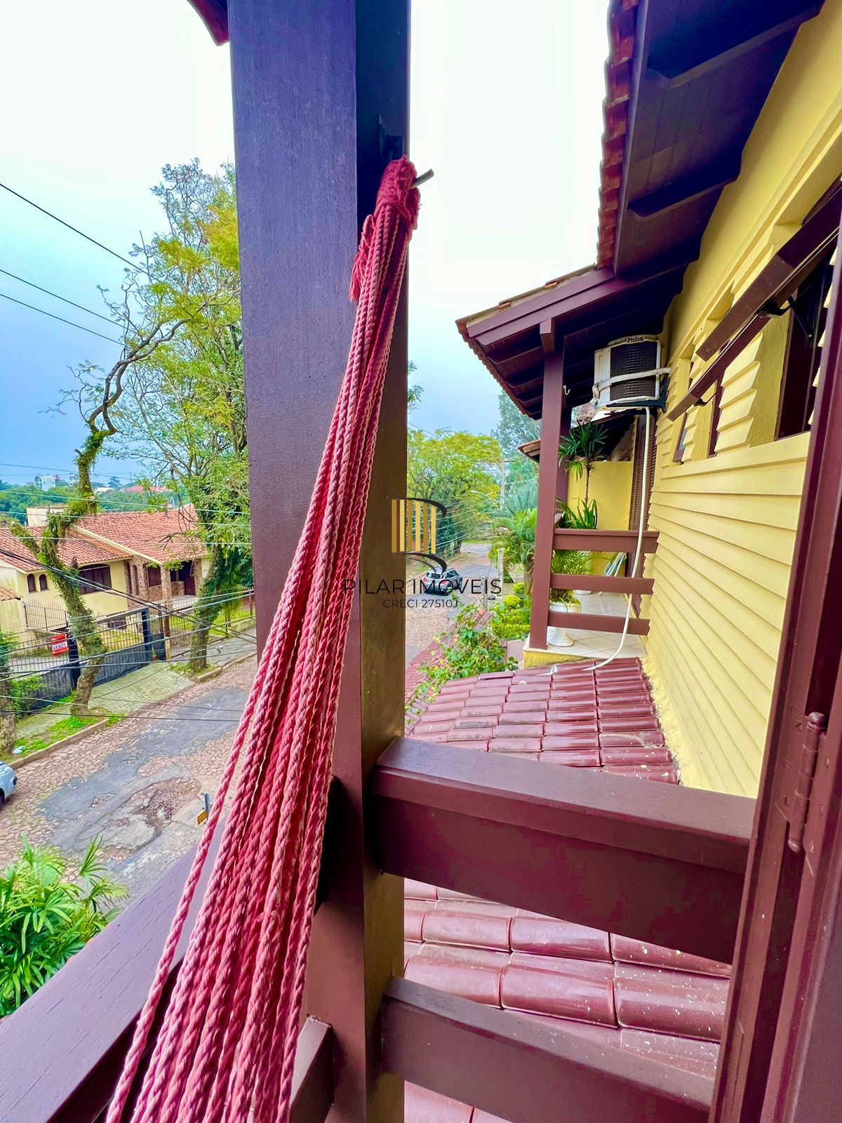 Casa à Venda em Sarandi - 3 Dormitórios, 1 Suíte, 2 vagas