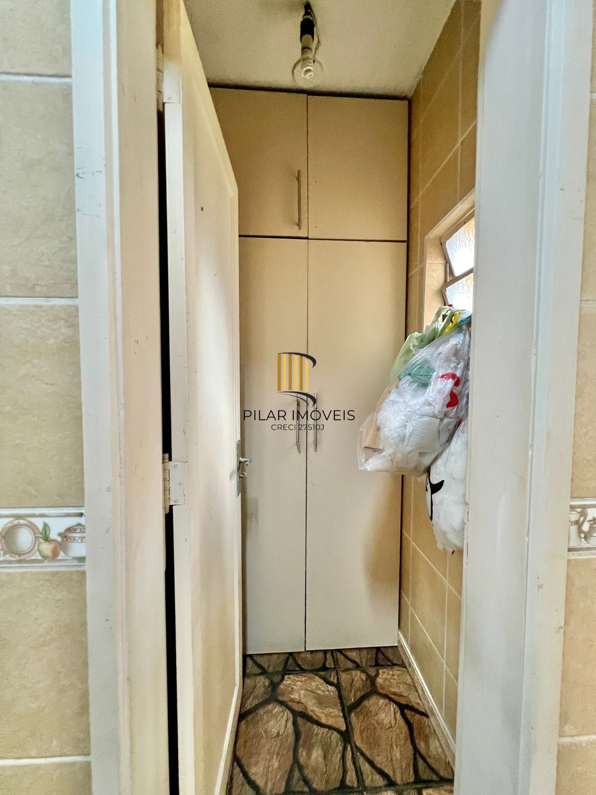 Apartamento 107m² com Suíte e Sacada na Av. Salgado Filho