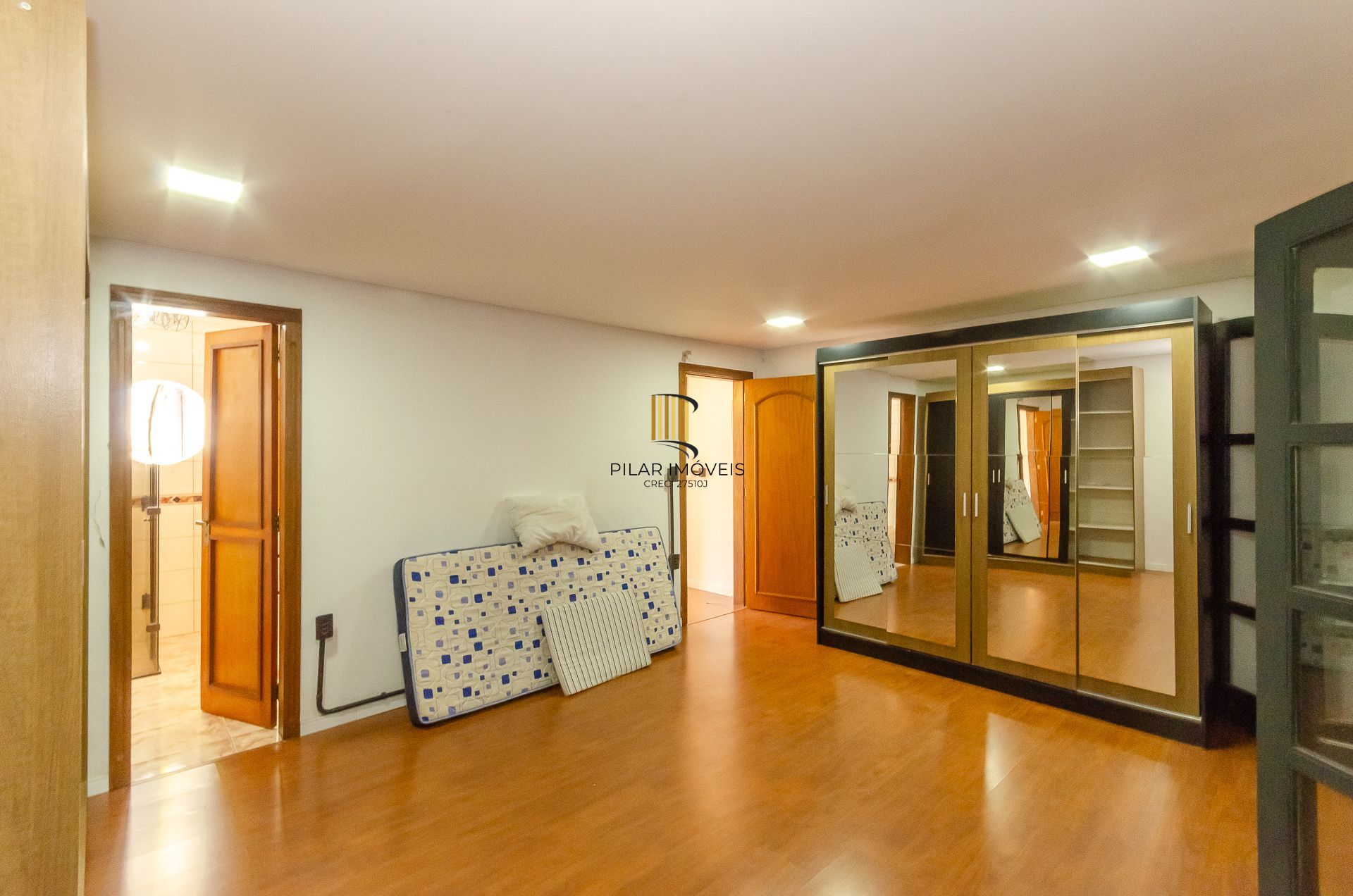 Casa no Bairro Glória - 4 dormitórios