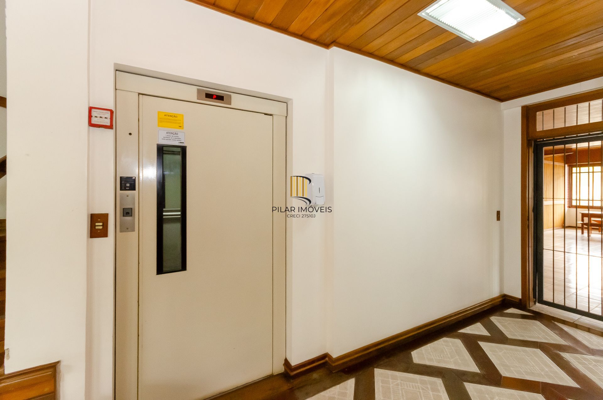 Edifício Canaã Cobertura com 3 dormitórios no bairro jardim Itú