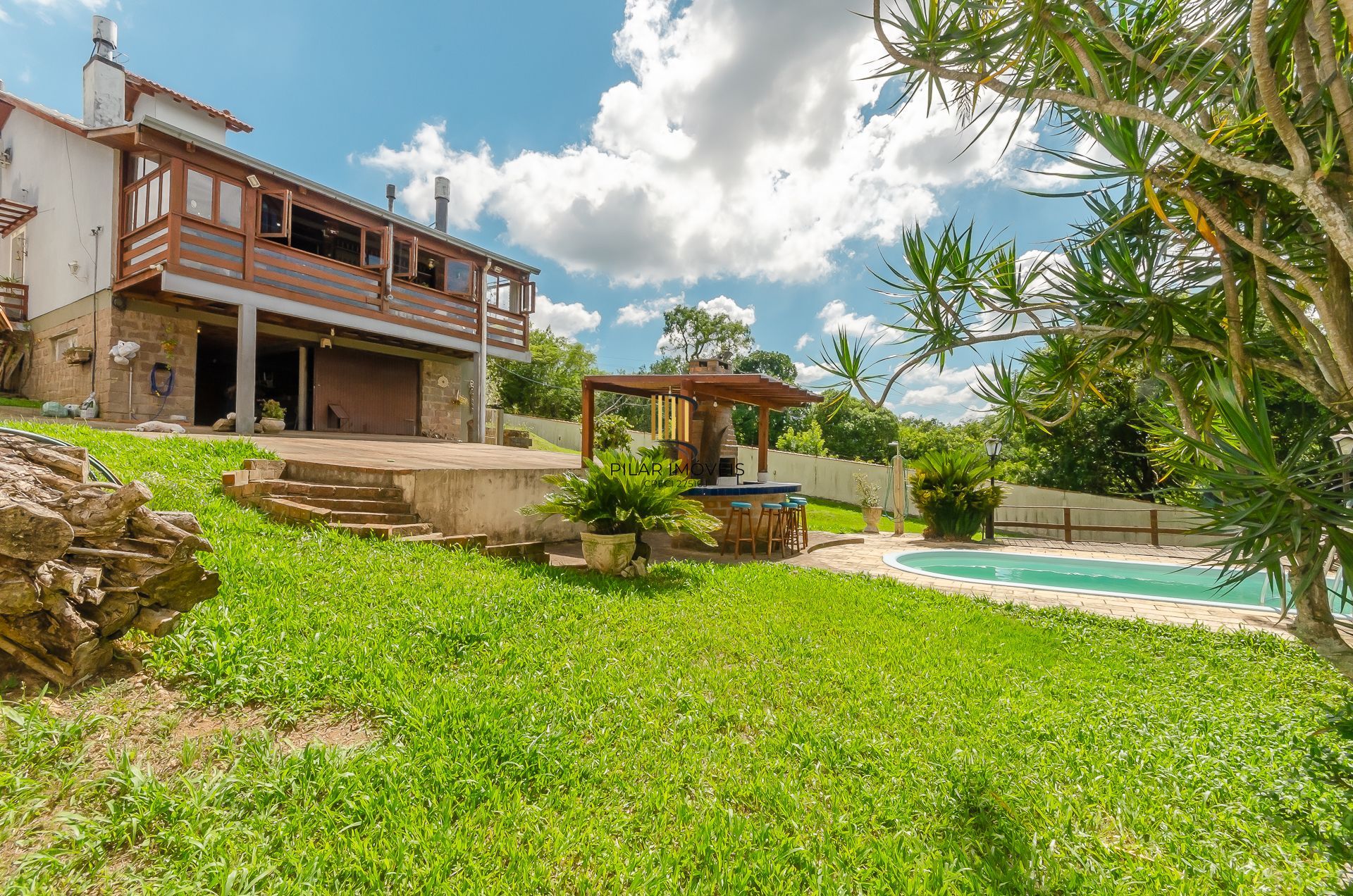 Casa Exclusiva na Zona Sul com Vista Panorâmica, Piscina e Poço Artesiano!