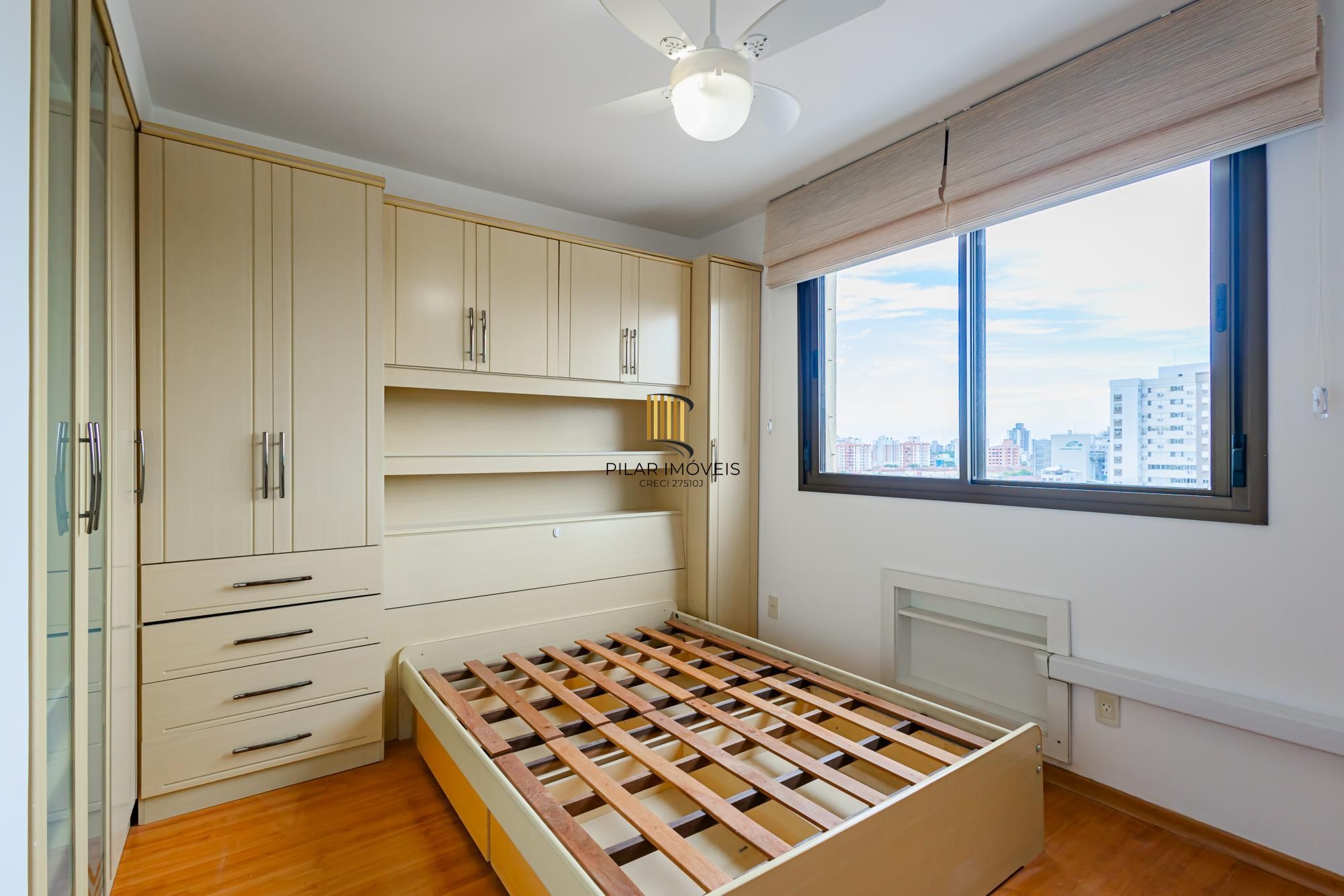 Colinas Garden Apartamento de 2 Dormitórios com Suíte e 2 Vagas no Bairro Passo d'Areia