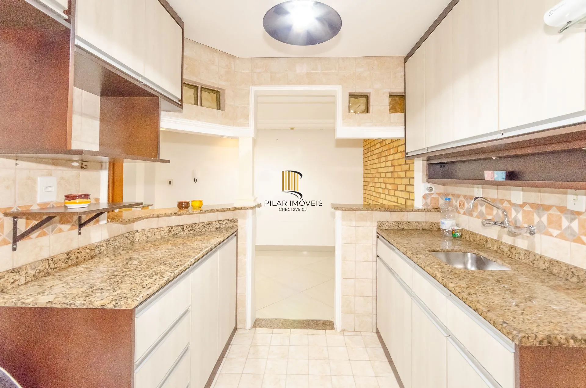 Apartamento 2 dormitórios com churrasqueira no bairro Cristo Redentor