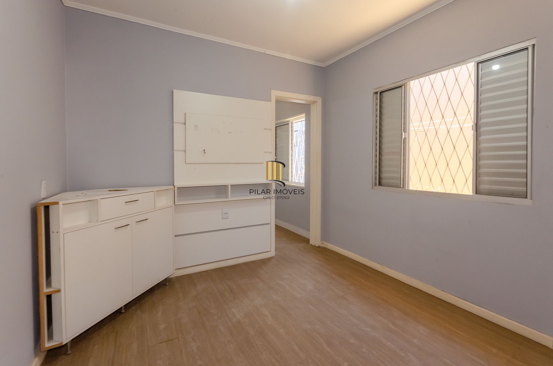 Casa a venda no bairro São José com 3 dormitórios e amplo pátio