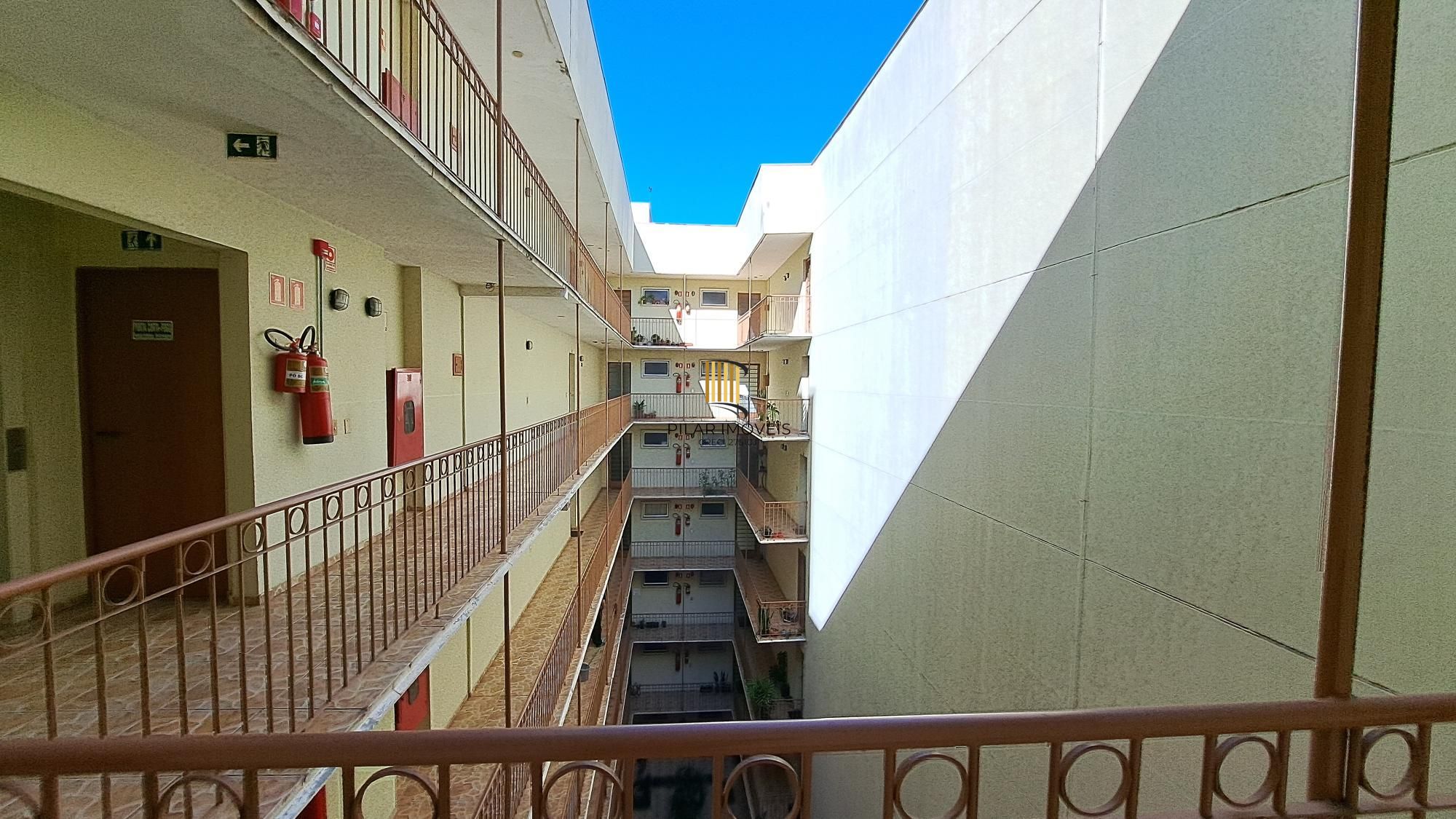 Edifício Pateo Santa Fé apartamento de 2 dormitórios com vaga no bairro Sarandi