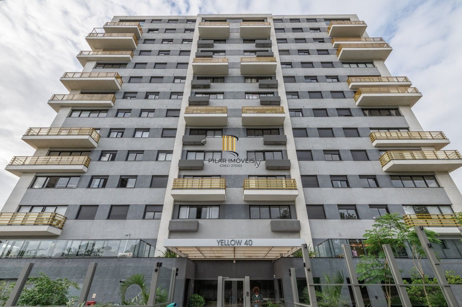 Yellow residence Apartamento de 2 Dormitórios Semimobiliado com 2 Vagas Próximo a Pucrs