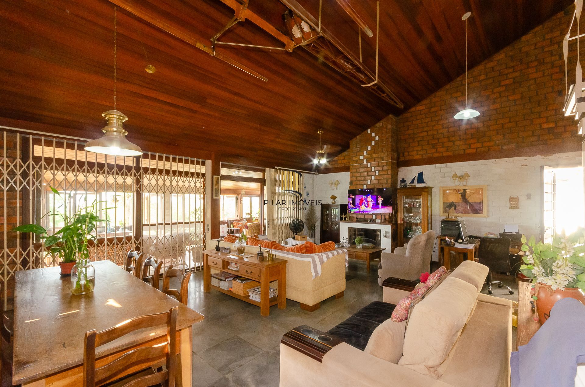 Casa Exclusiva na Zona Sul com Vista Panorâmica, Piscina e Poço Artesiano!