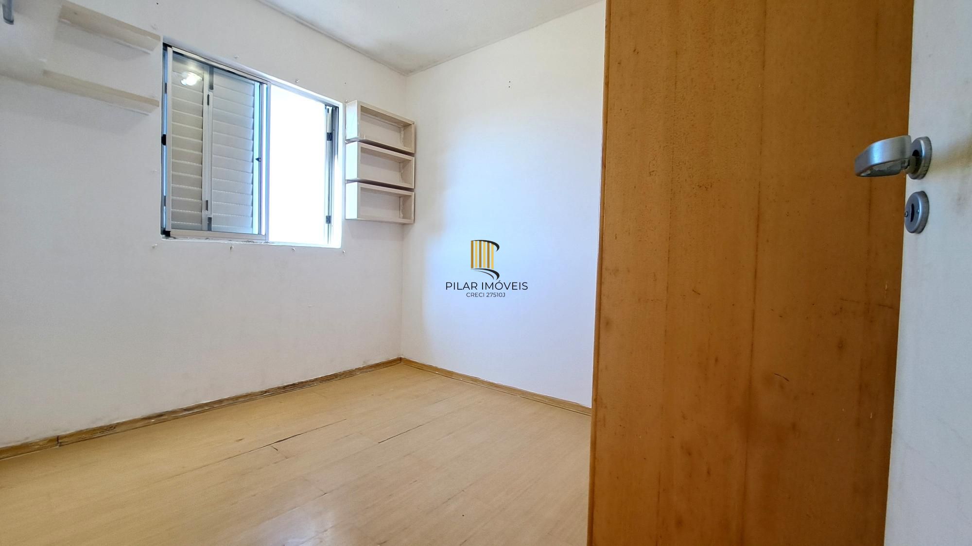 Edifício Pateo Santa Fé apartamento de 2 dormitórios com vaga no bairro Sarandi