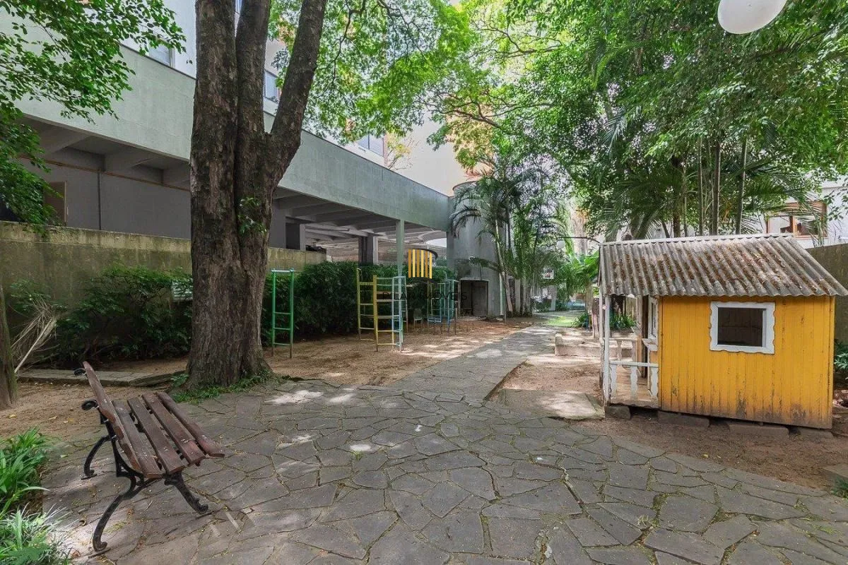 Apartamento de 3 dormitórios próximo ao Grêmio Náutico União