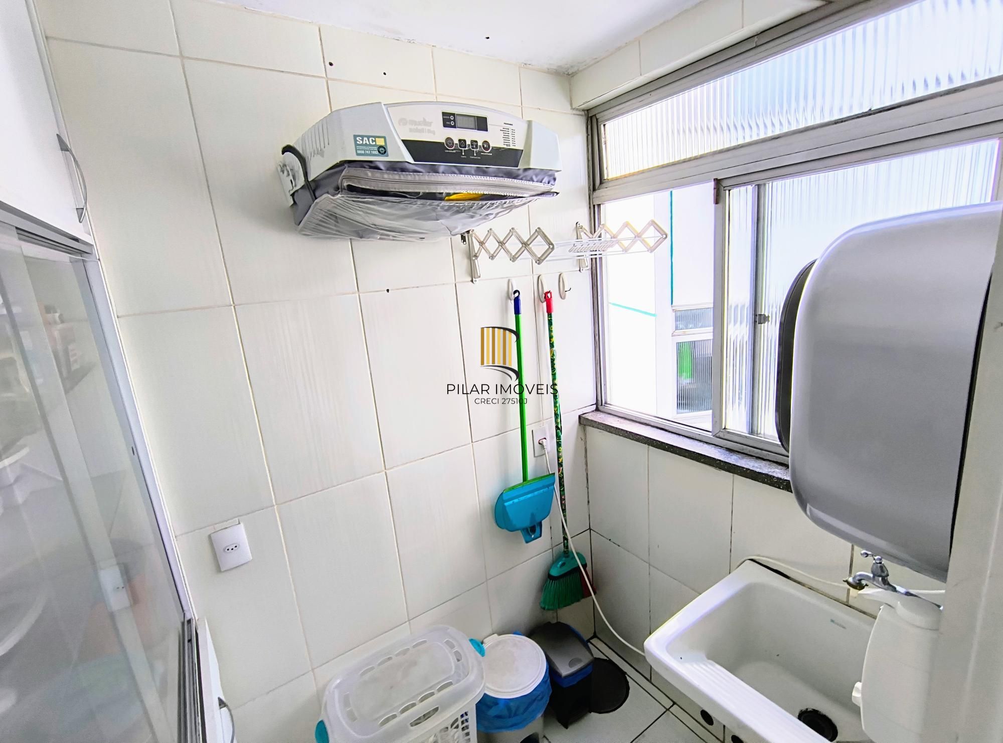 Apartamento 2 dormitórios com 2 vagas no bairro Nonoai