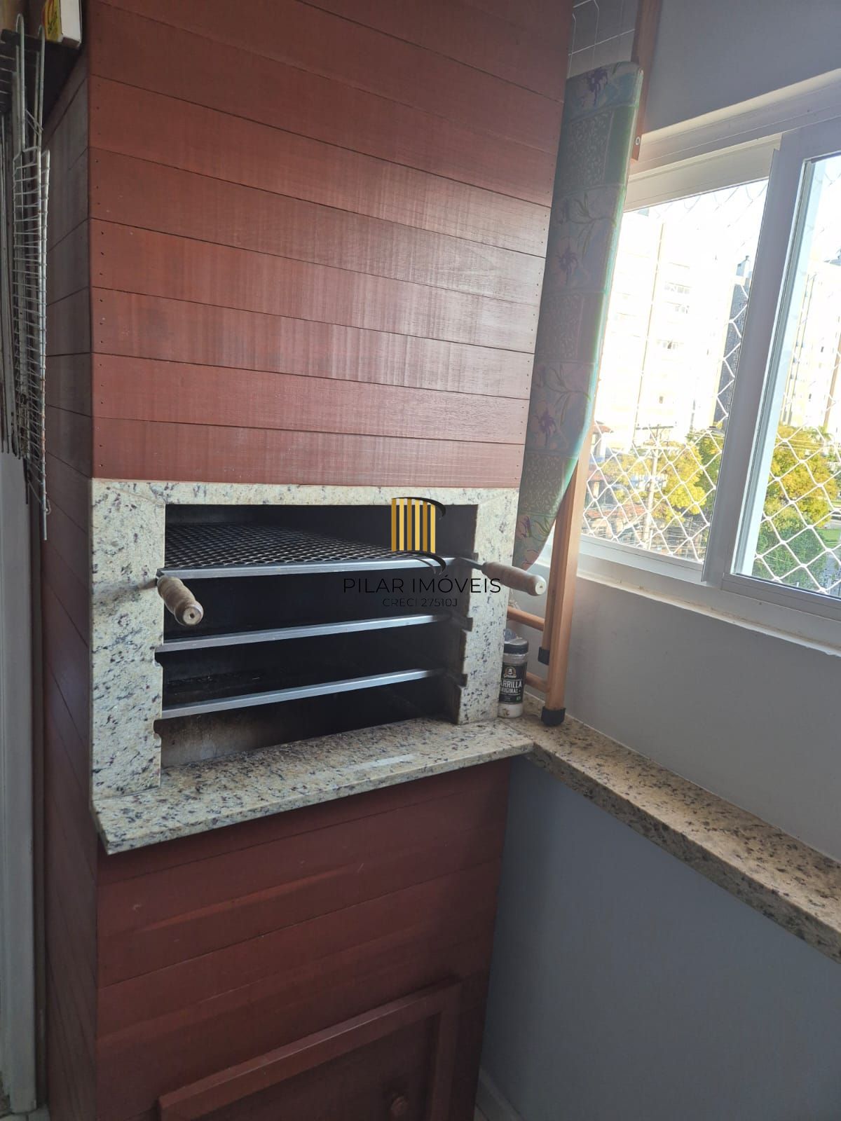 Apartamento de 2 dormitórios com vaga no Menino Deus