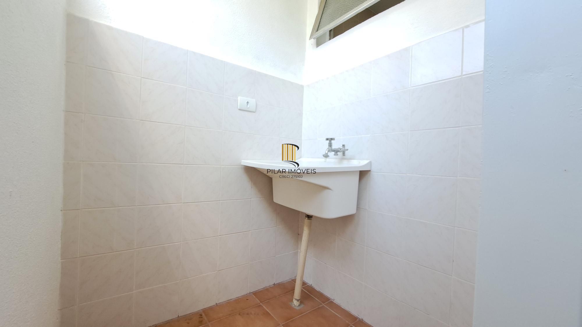 Apartamento 2 dormitórios com vaga no bairro Sarandi