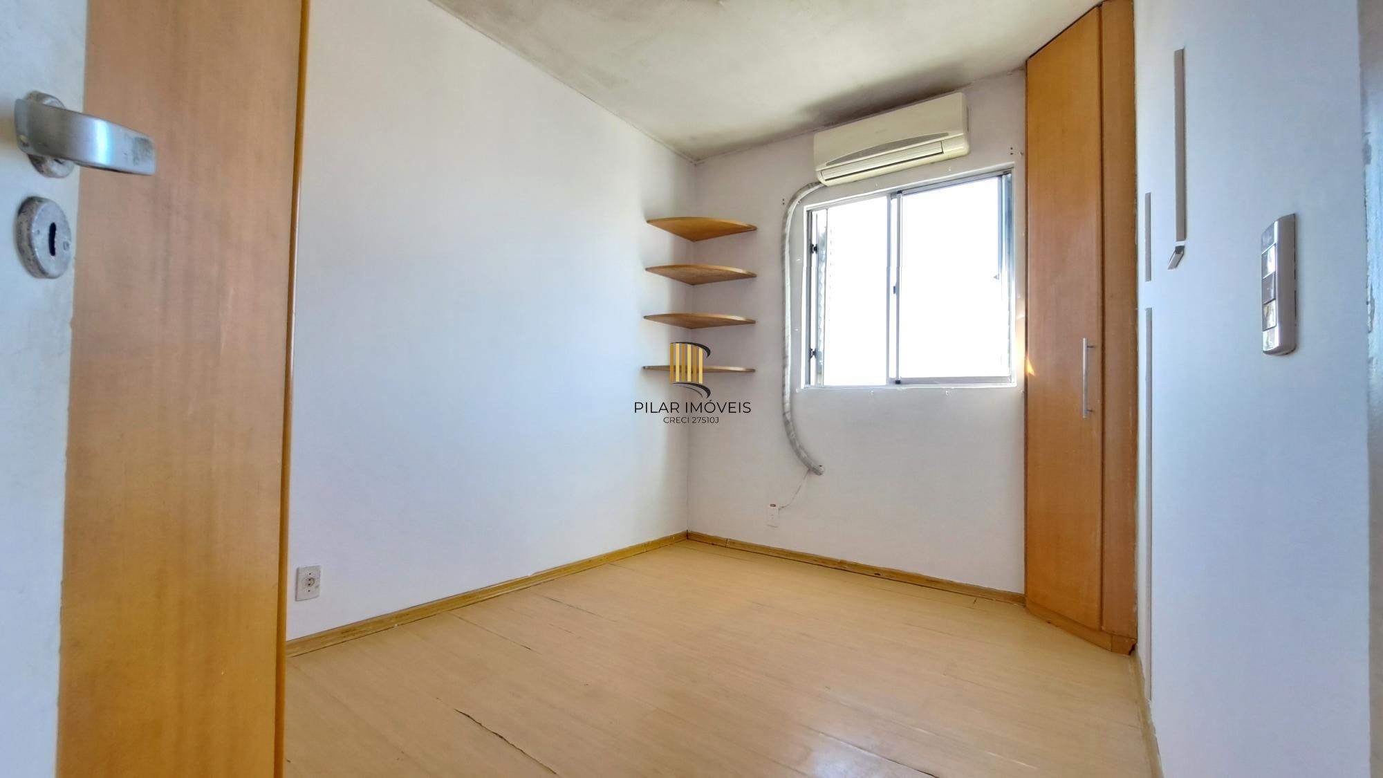 Edifício Pateo Santa Fé apartamento de 2 dormitórios com vaga no bairro Sarandi